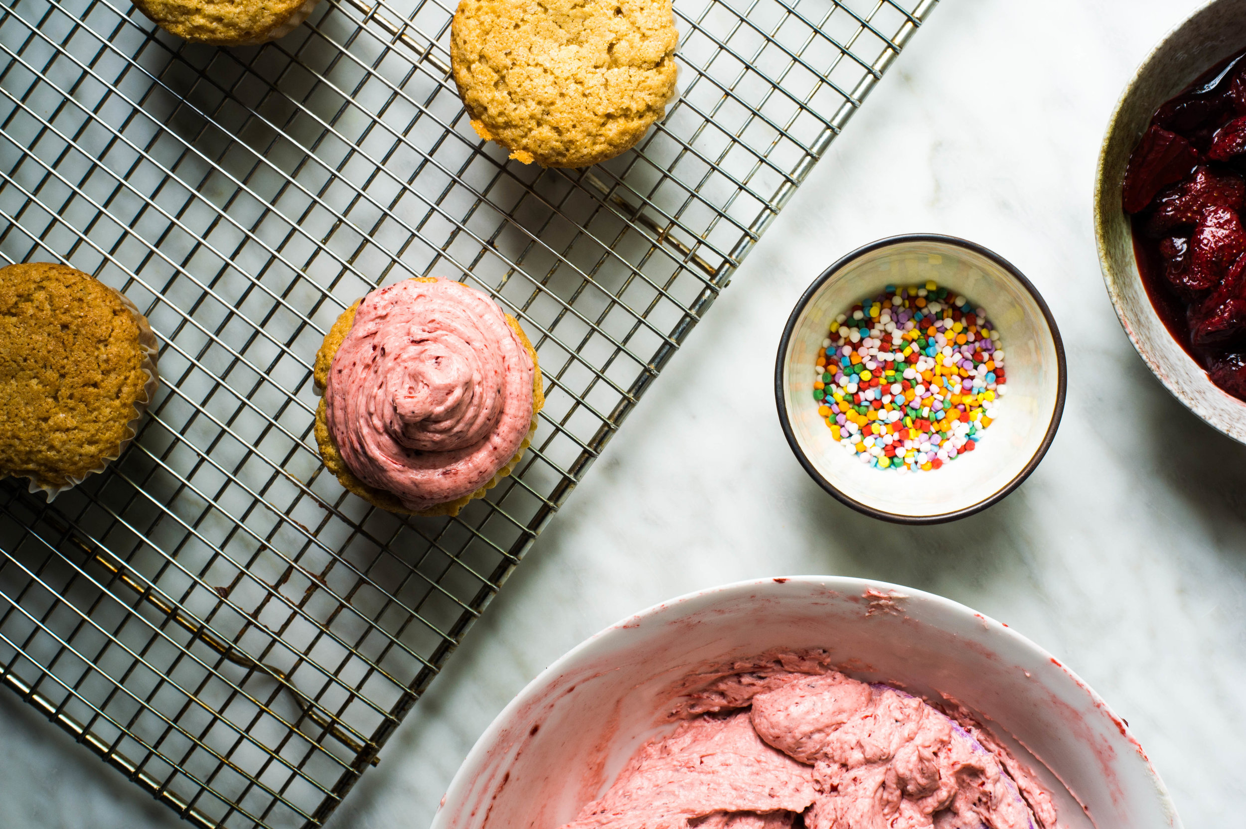 roasted strawberry cream cupcakes-1212.jpg