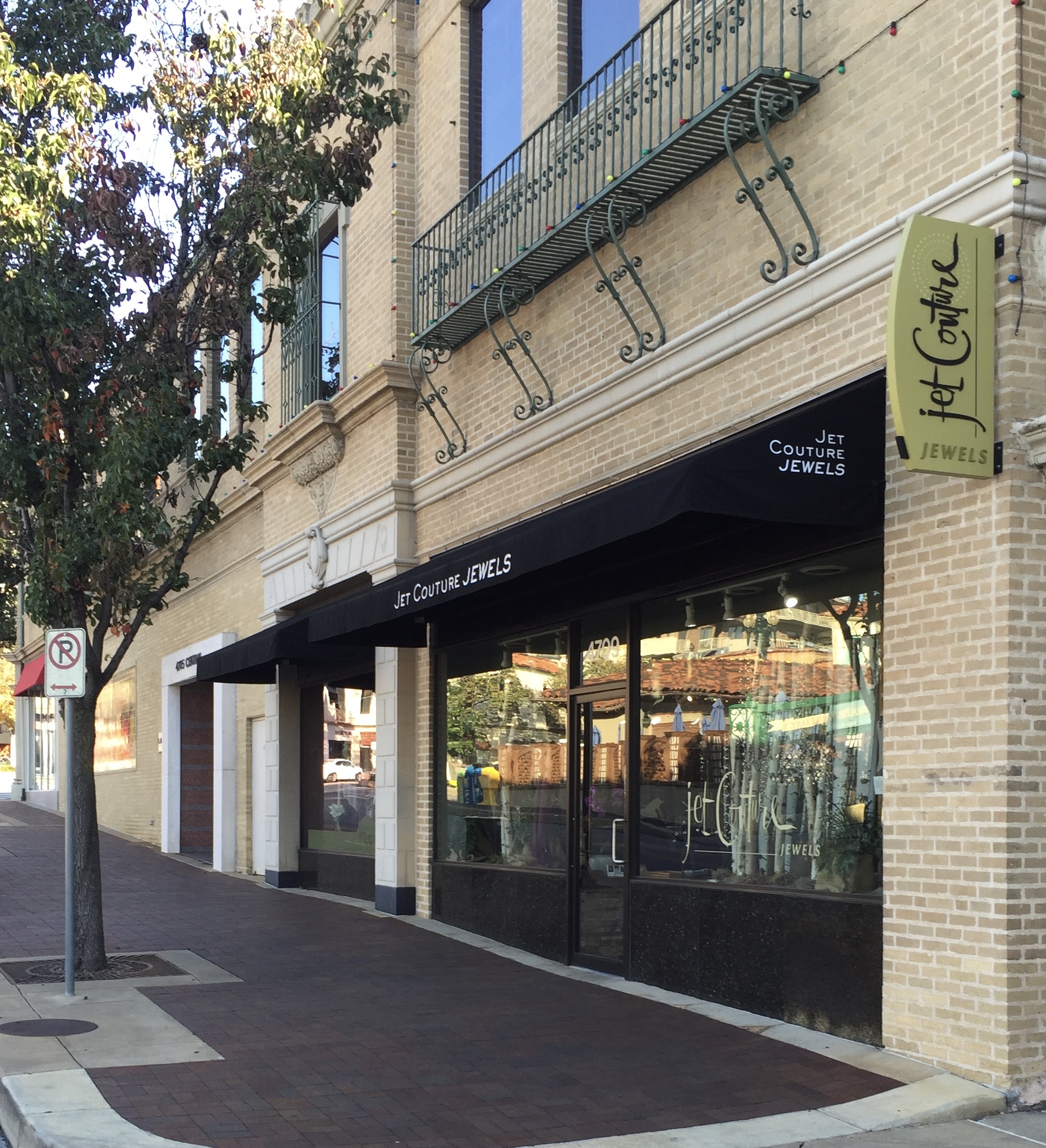 Plaza Art Fair HH at Jet Couture Jewels