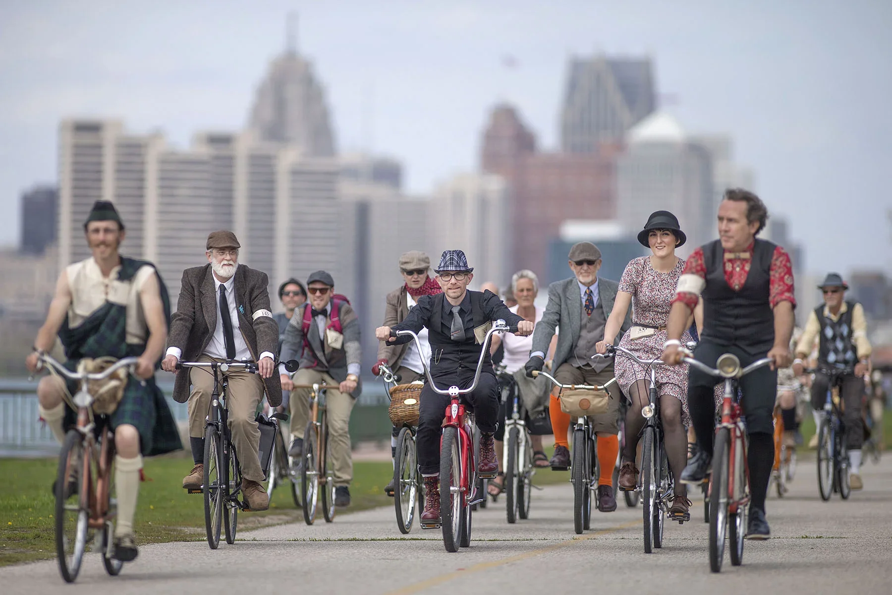  WINDSOR, ON.: MAY 7, 2016 -- Participants in the Windsor Tweed Ride make their way  along Windsor's riverfront in old stylish attire (for the Windsor Star, 2016). 