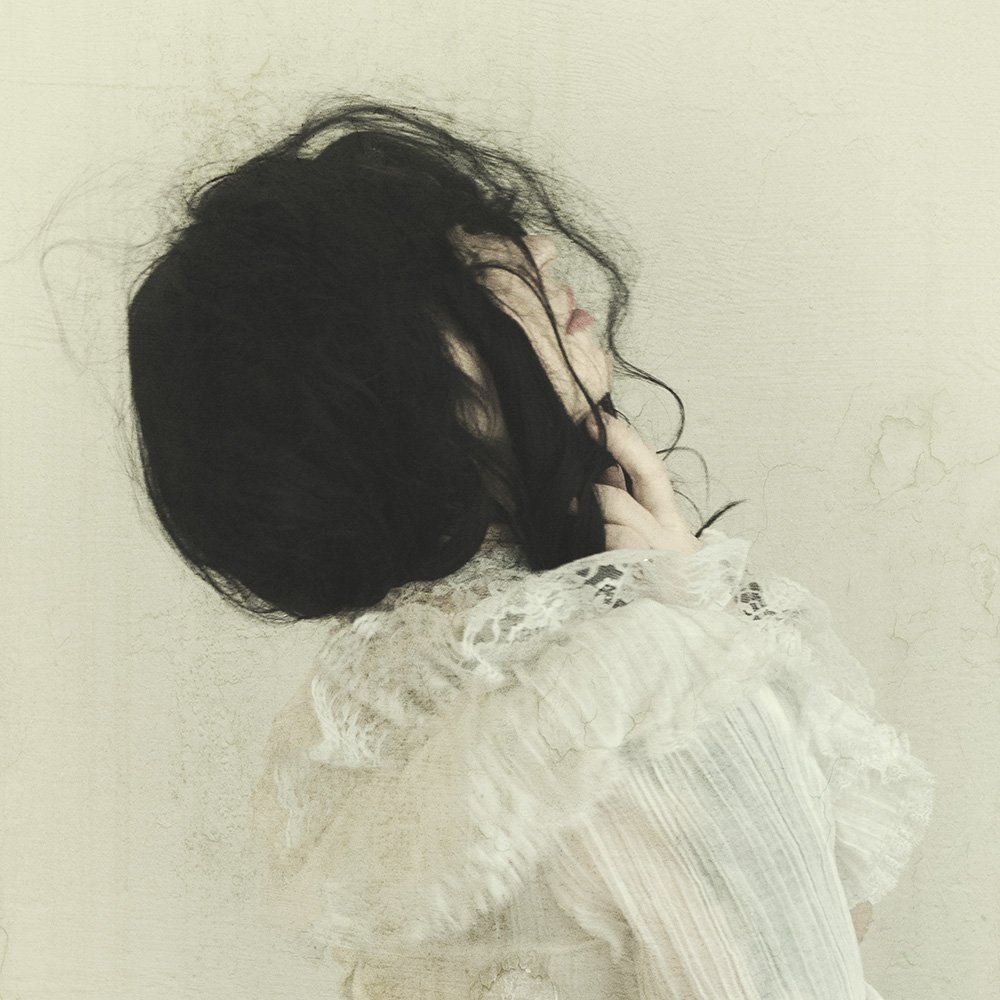 2018-THE WHISPERS-06-Detail.jpg