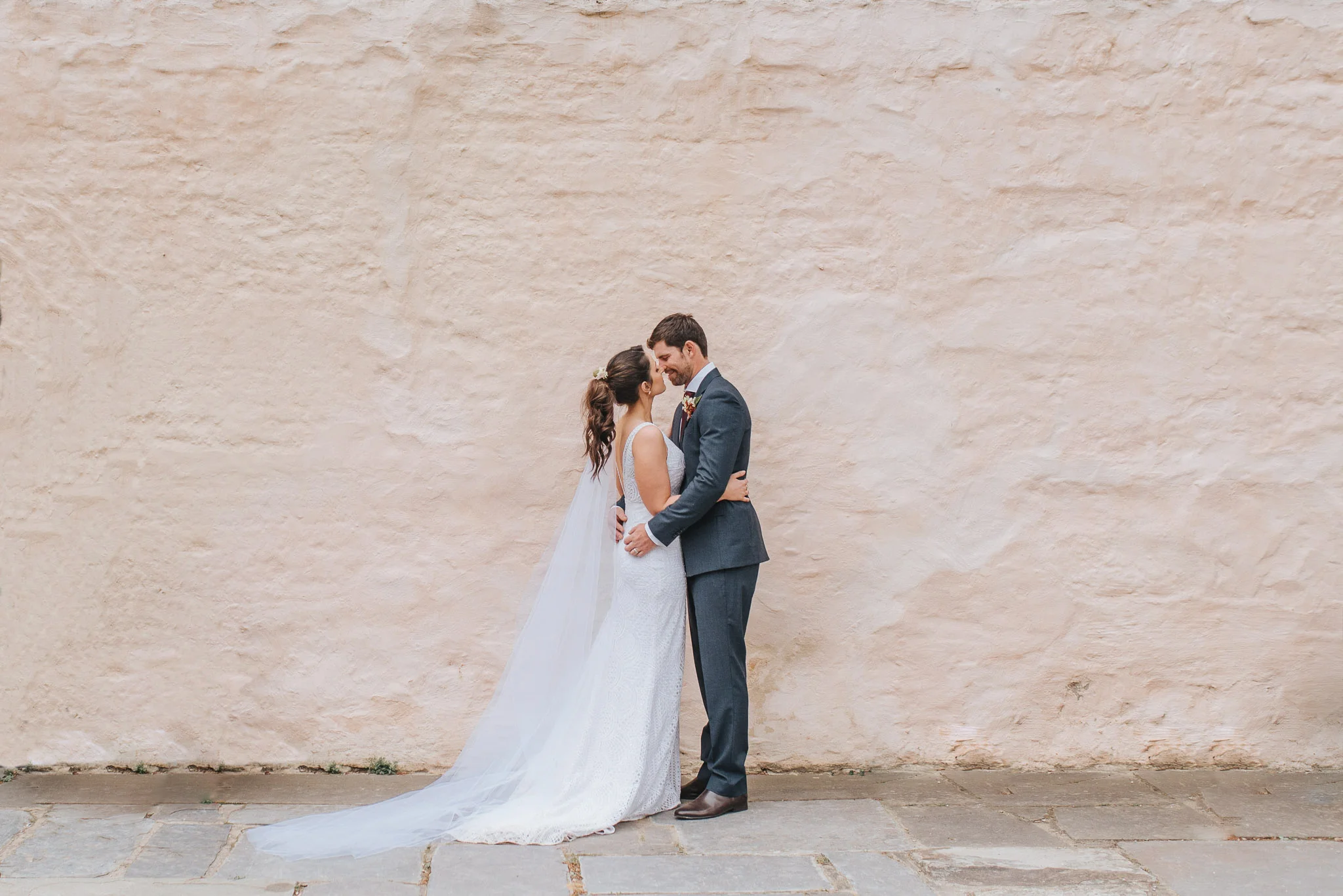 melbourne wedding photography at Montsalvat