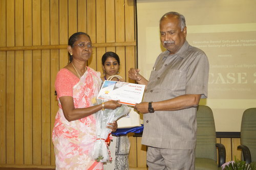 Professor and Head Dr.G.Maragathavalli being honoured by the Chancellor Dr.N.M.Veeraiyan for chairing a session and sponsoring an award in the conference Showcase 2018