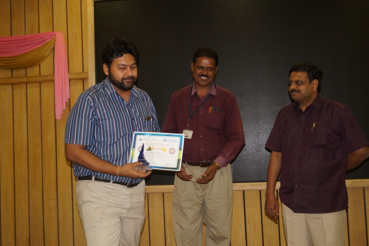 Dr.Mogit getting the ‘EMERGING RESEARCHER AWARD’ in Horizon International Conference