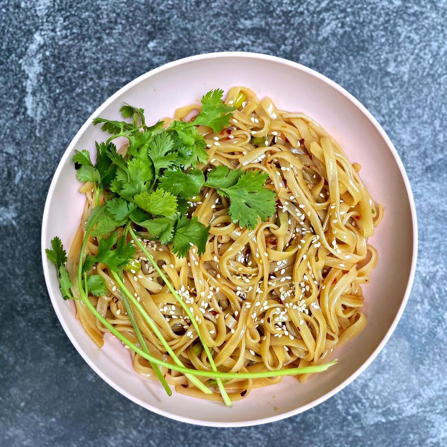 Feelin&rsquo; spicy today.
So I made chile oil udon noodles 
.
.
Made in less than 30 minutes.
Gluten-free &amp; Vegan