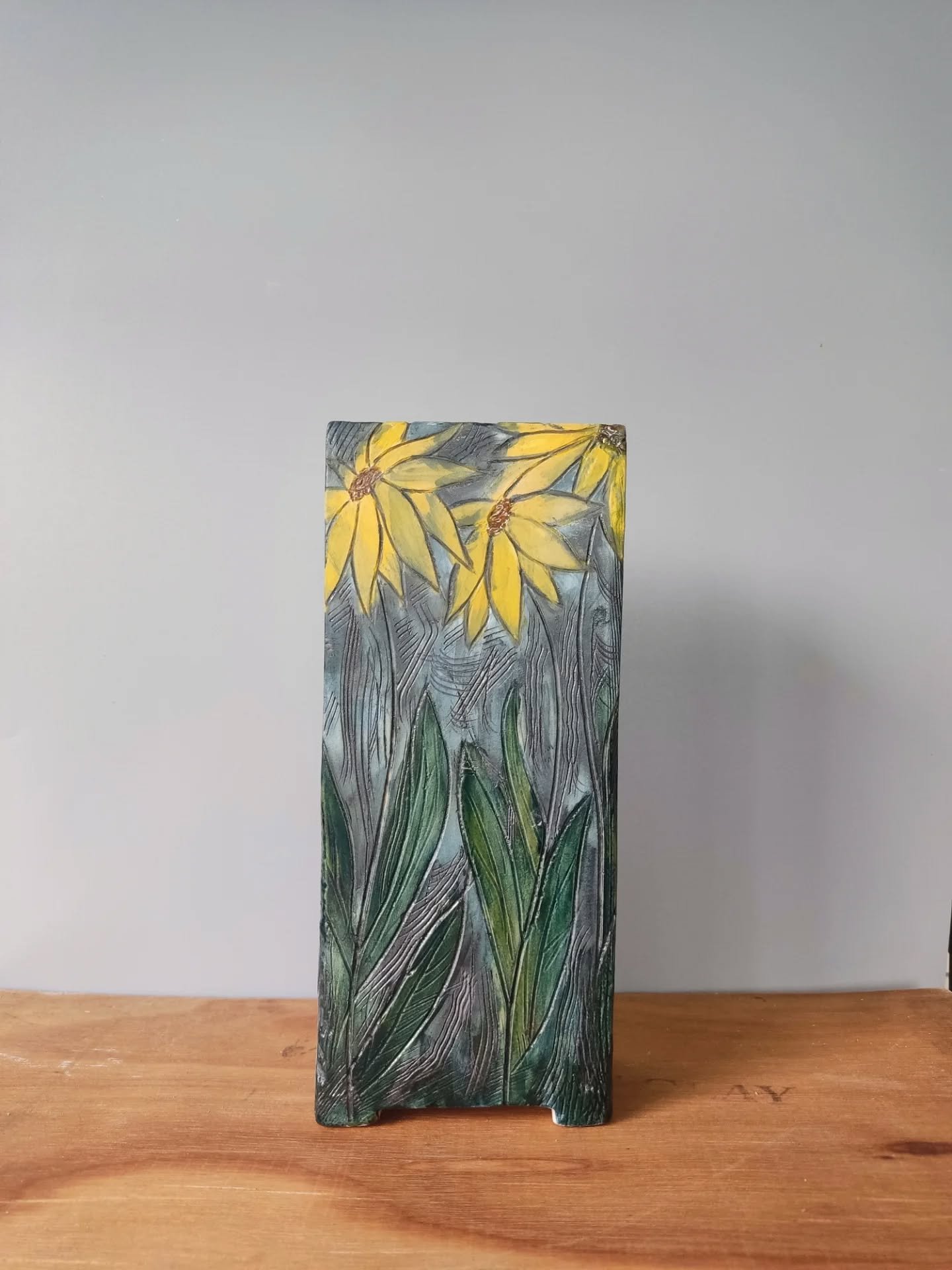 I am delighted to introduce my new direction of work. It's darker, moodier and explores the tension of who we are and who we pretend to be, the ego and the soul, the wildflowers and the soil from which it grows.

​These pieces are an invitation to lo