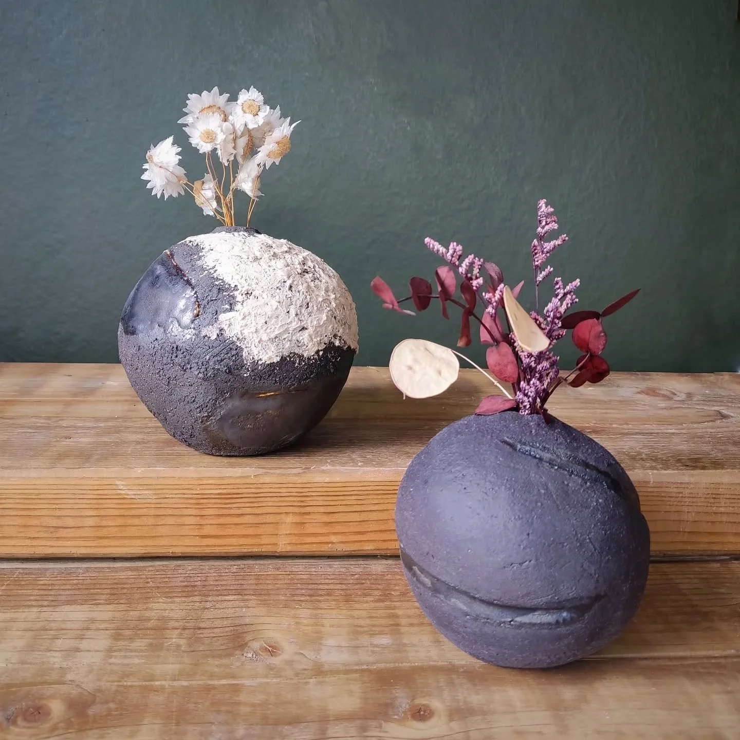 Mini and very mini Bud Vases.

#handmade #ceramics #budvase