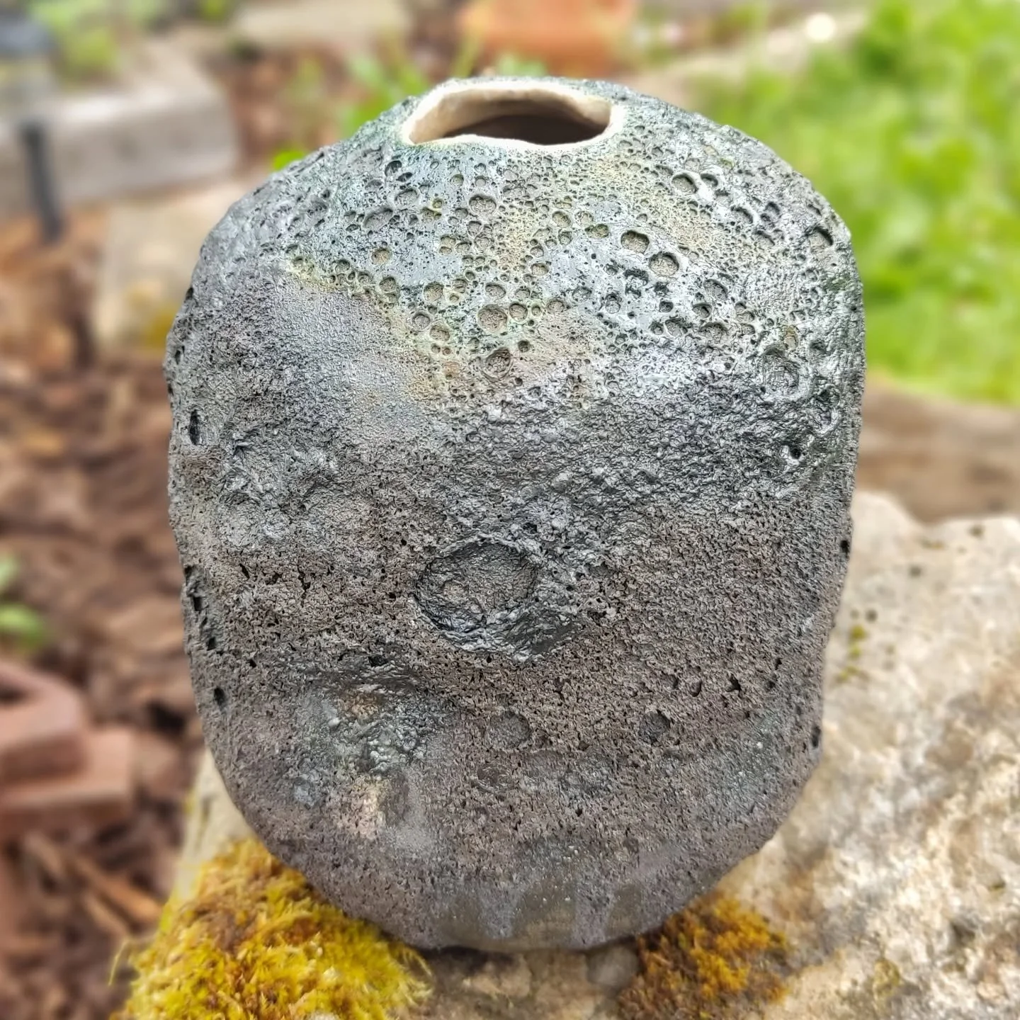 Something new from the kiln. A different direction for me, quieter, more raw, more about texture than colour. Curious to see where it leads.

#lavaglaze #texturesinnature #exploration #ceramicartist