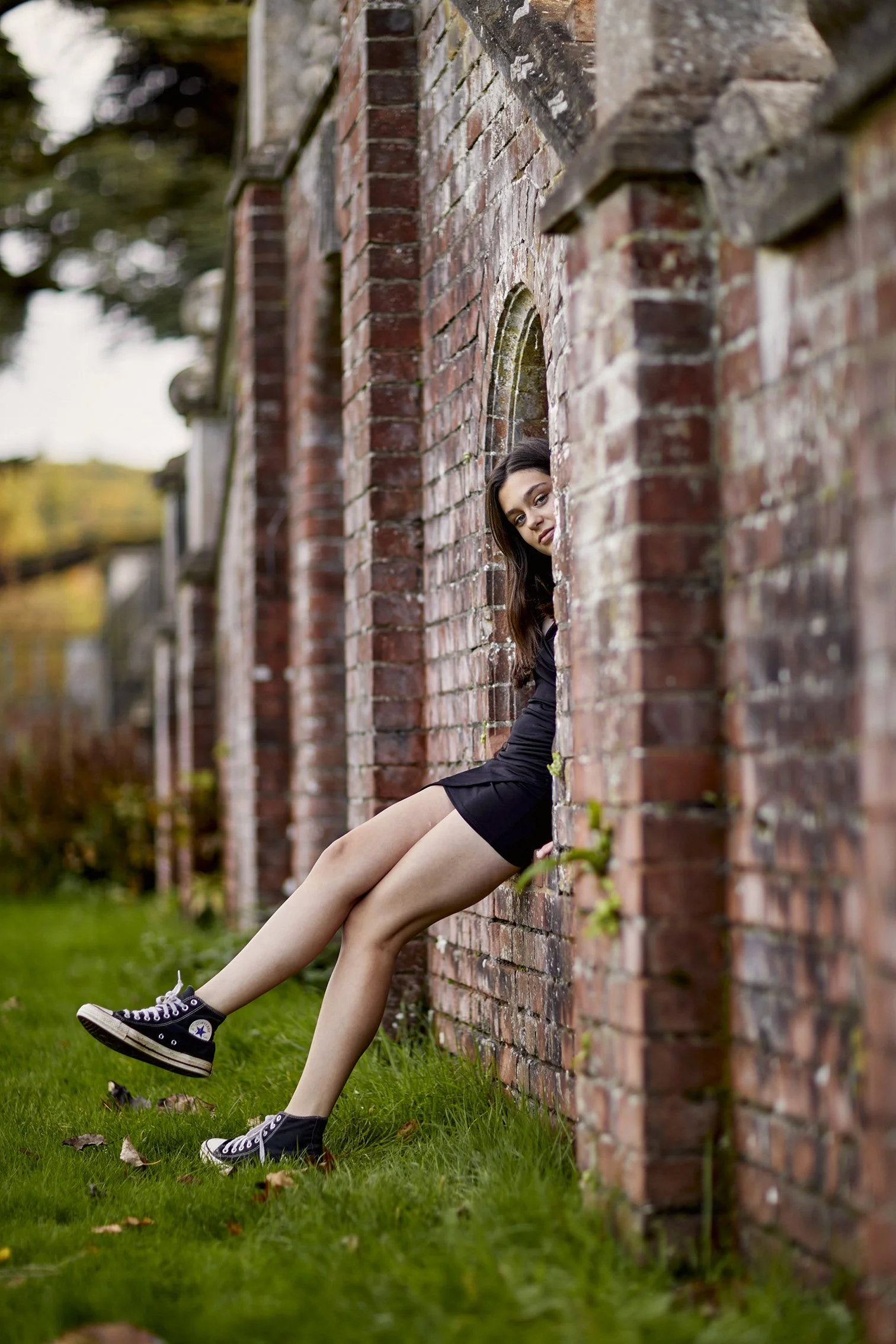 Lola crossing her legs