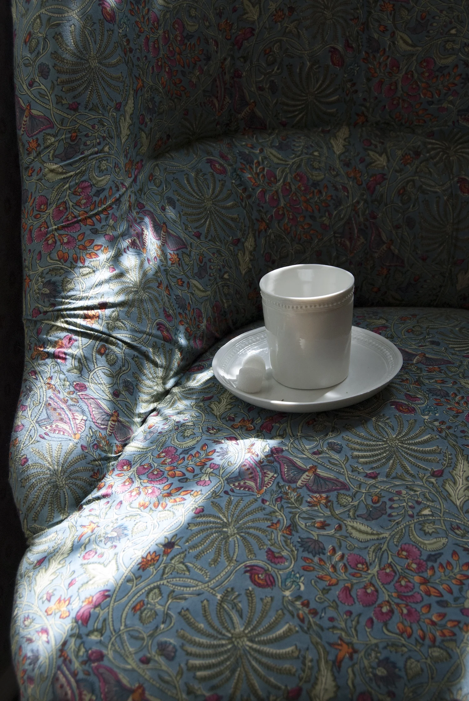 tasse café fauteuil.jpg