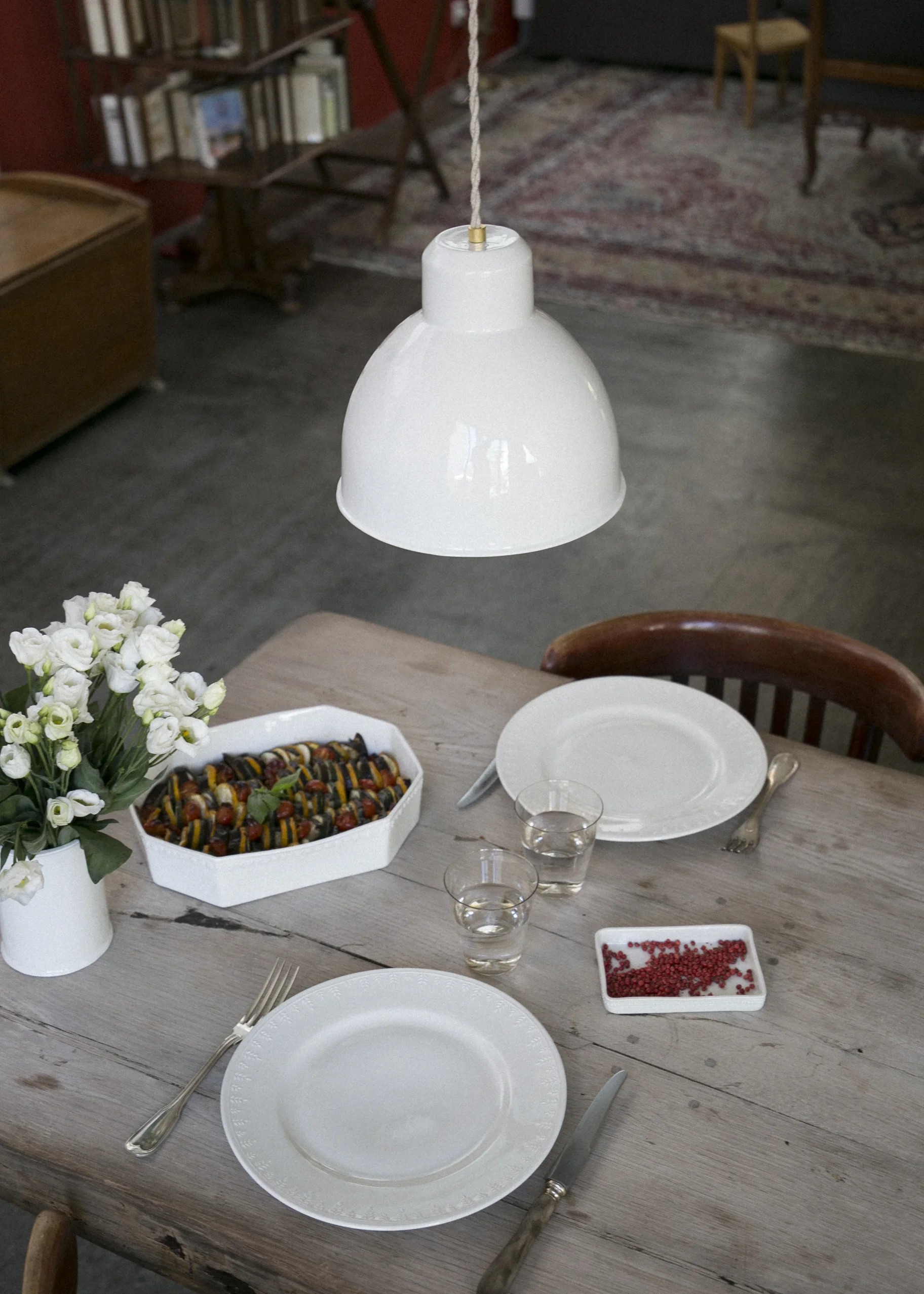 paulette-xl-emaillee-table.jpg