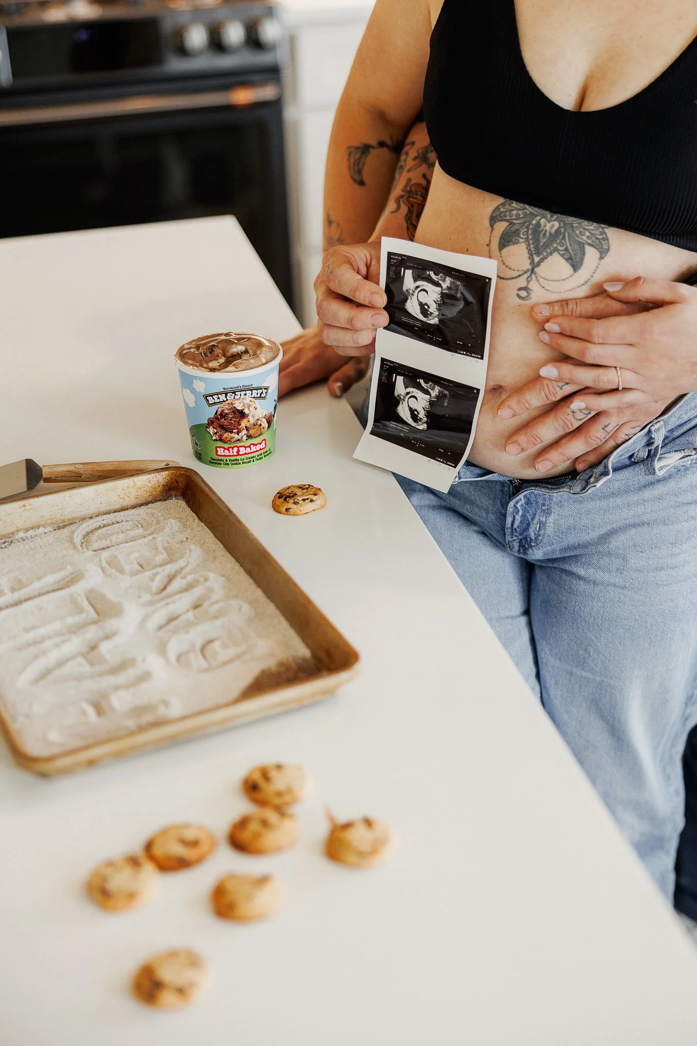 trinity lane photography-fiske-maternity announcement-10.jpg