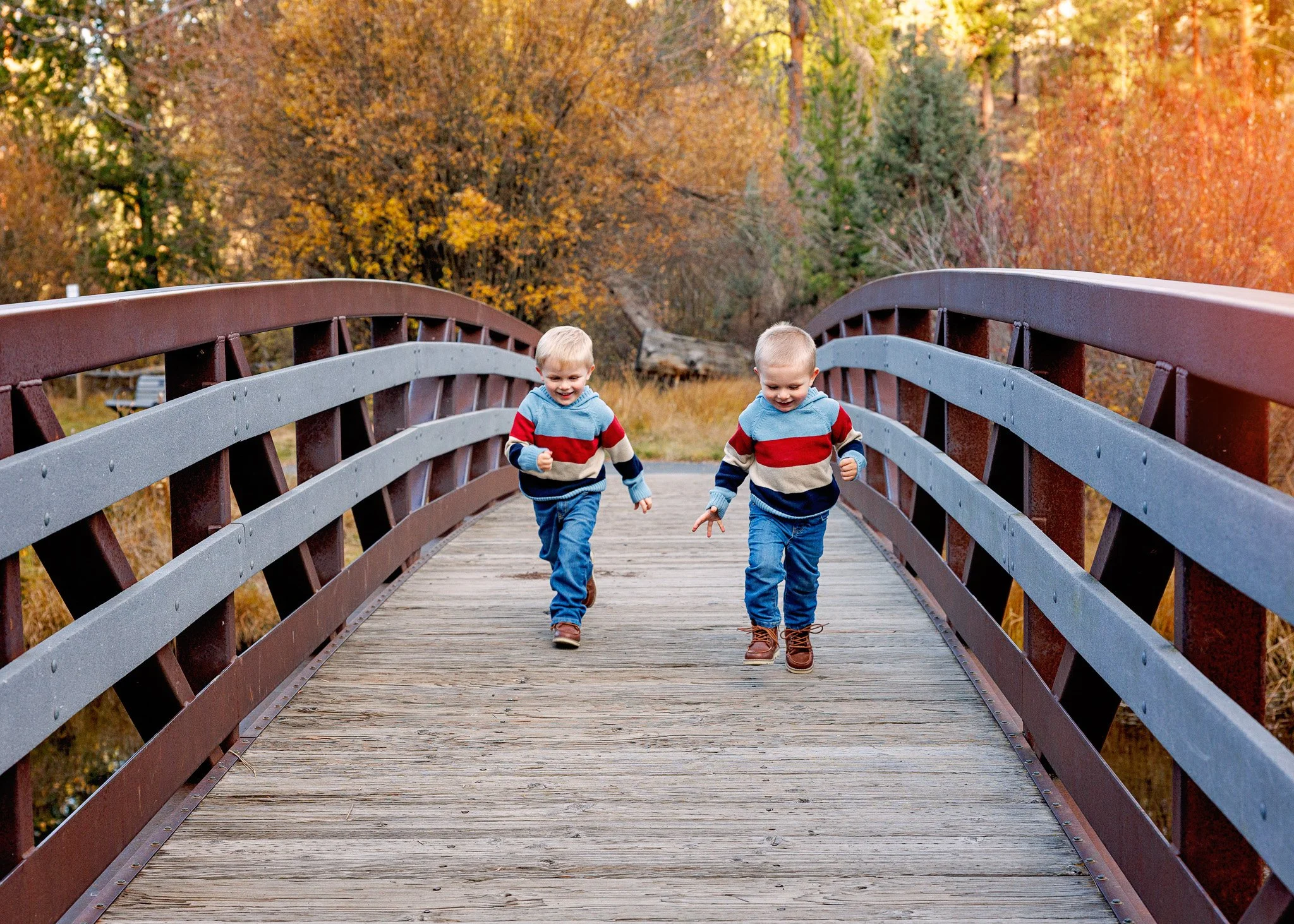 Family photographer in Redmond Oregon. Family photographer in Bend Oregon. Family photographer in Sisters Oregon. Family photographer in Prineville Oregon. 