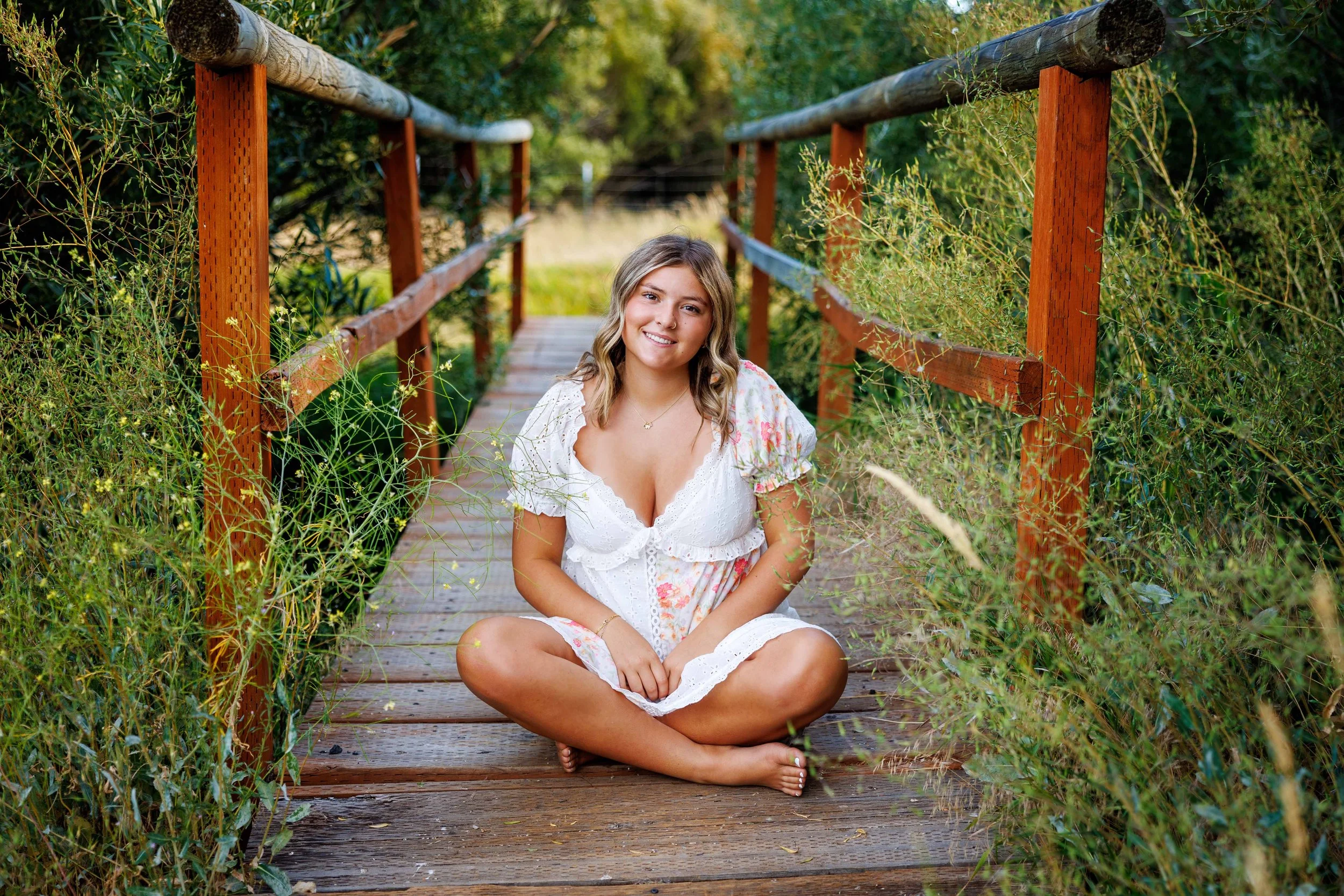 Senior photographer Redmond Oregon. Senior photos Bend Oregon. Ridgeview High School, Redmond High School. Class of 2026. Mountain View High School, Caledera High School, Realms High School, Bend Senior High School, Summit High School, Old Bend High.