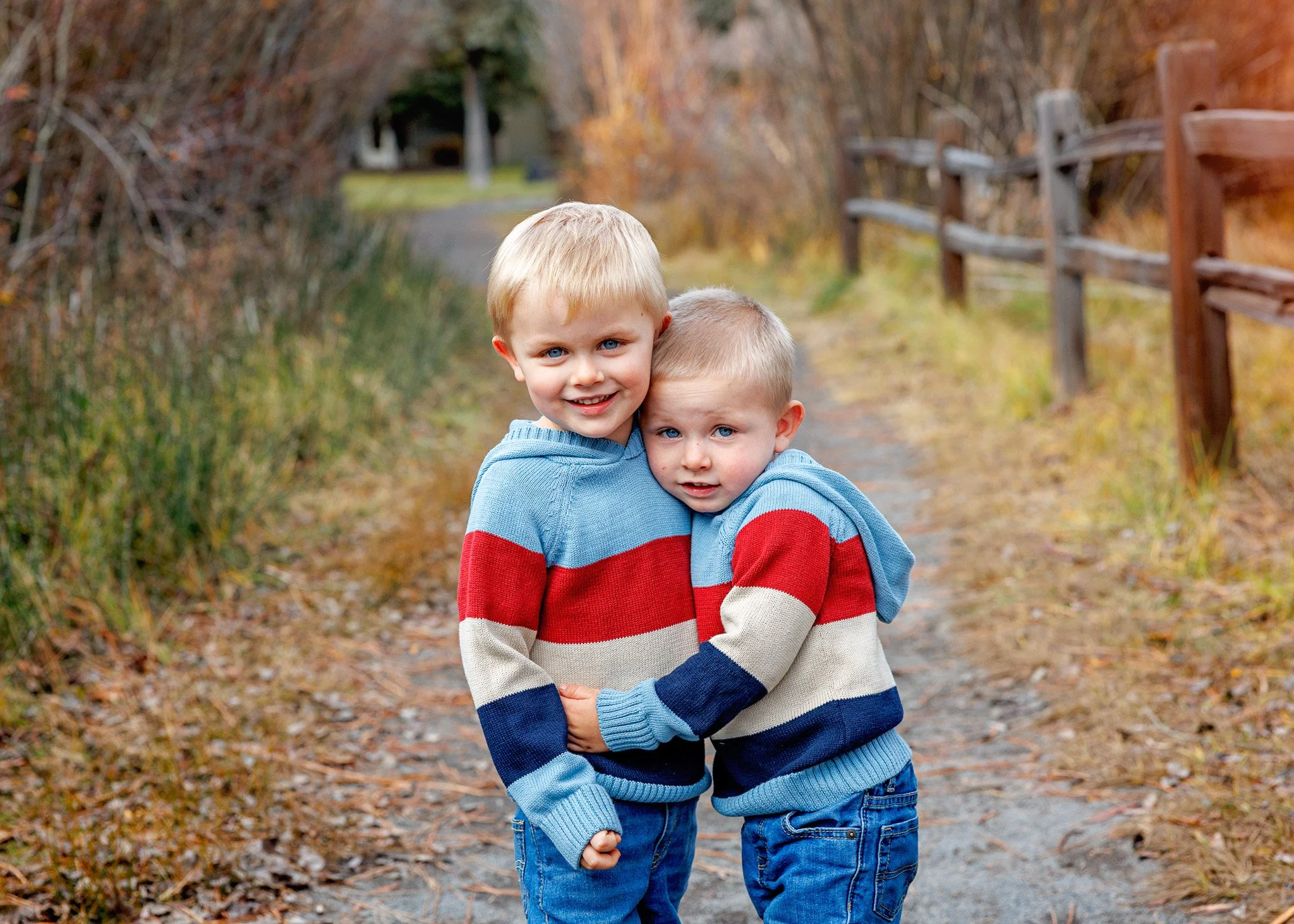 Family photographer in Redmond Oregon. Family photographer in Bend Oregon. Family photographer in Sisters Oregon. Family photographer in Prineville Oregon. 