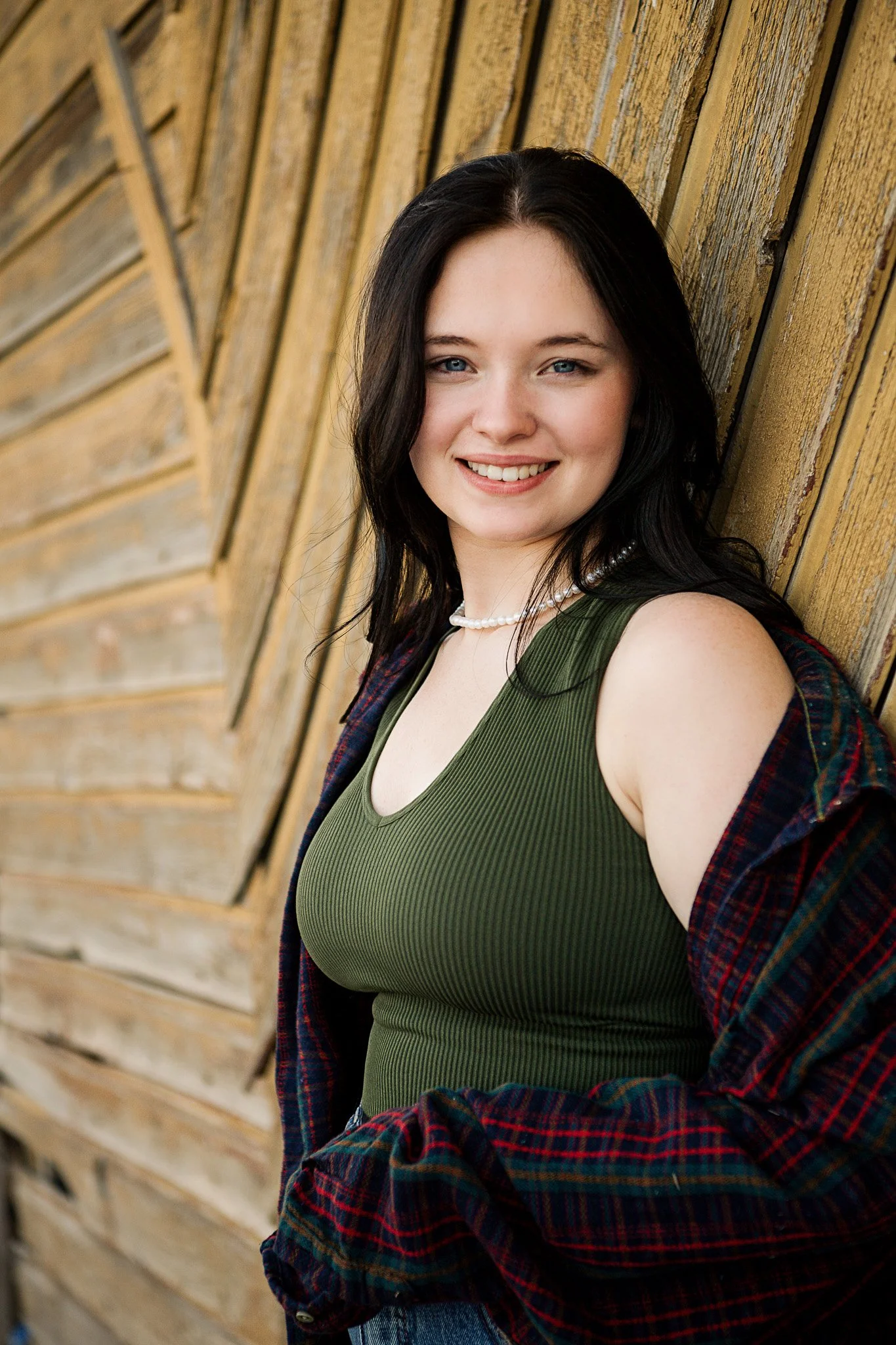 Senior photographer Redmond Oregon. Senior photos Bend Oregon. Ridgeview High School, Redmond High School. Class of 2026. Mountain View High School, Caledera High School, Realms High School, Bend Senior High School, Summit High School, Old Bend High.