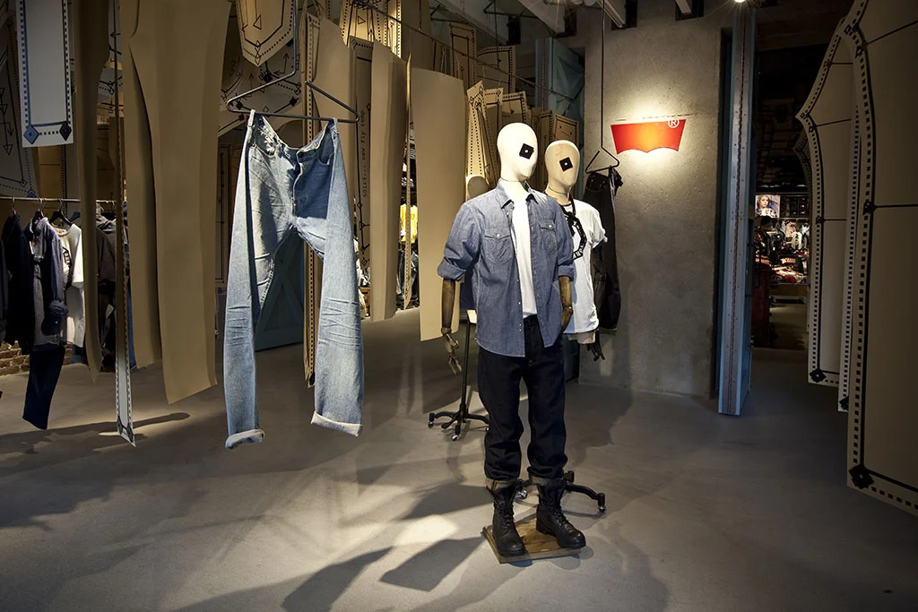 LEVI'S® - 201® ORIGIN INSTALLATION