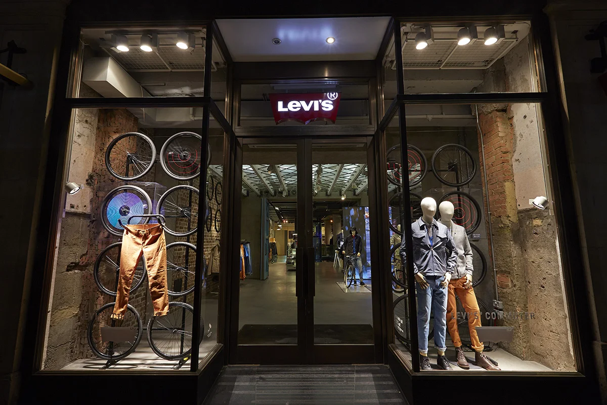 LEVI'S® FLAGSHIP - COMMUTER