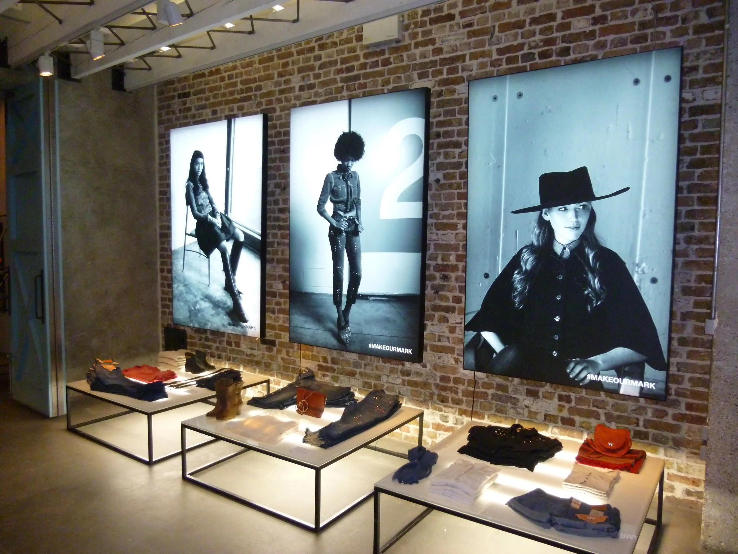 LEVI'S® - FRONTIER