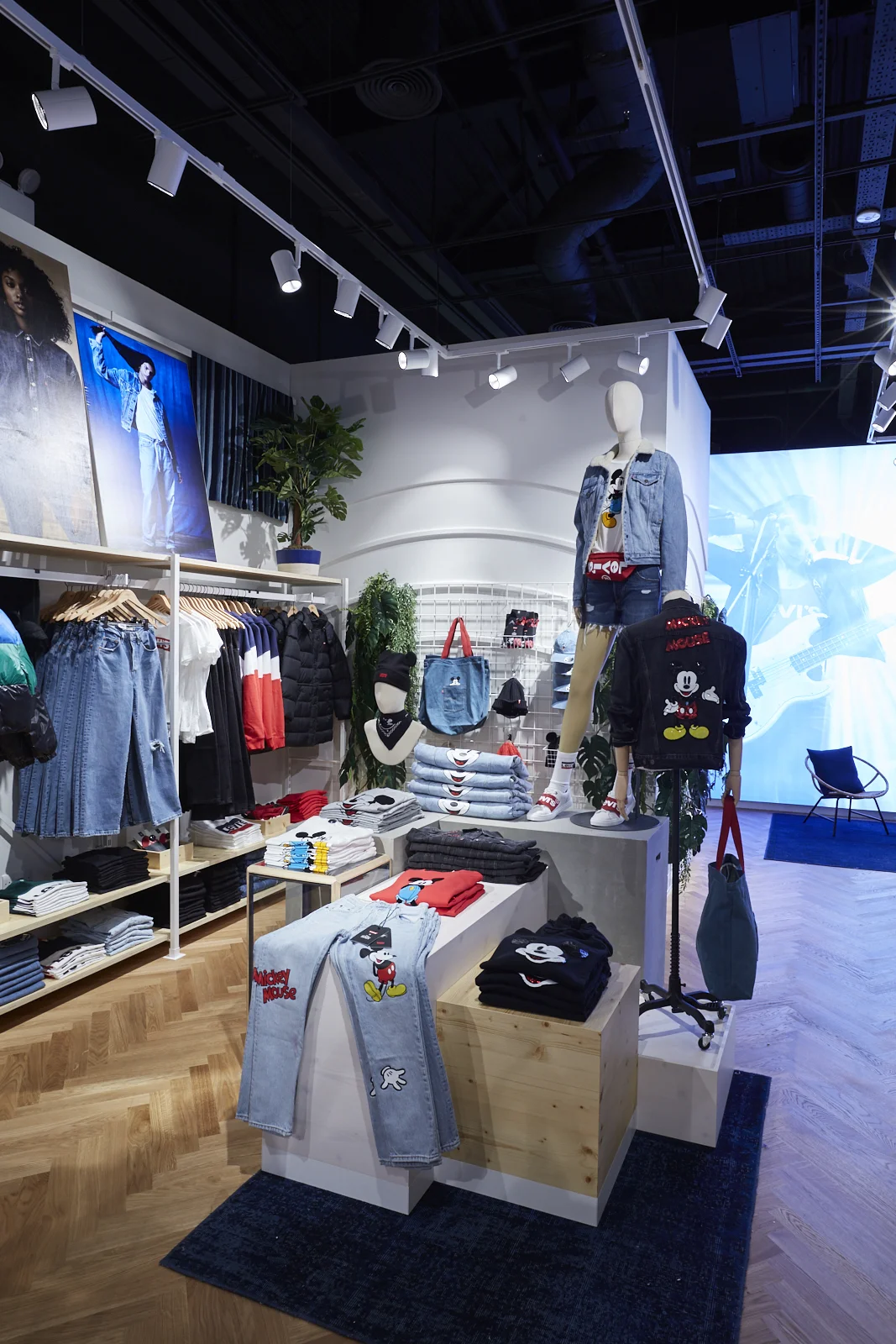 Levis_Womens_Bluewater_281118_0101.jpg