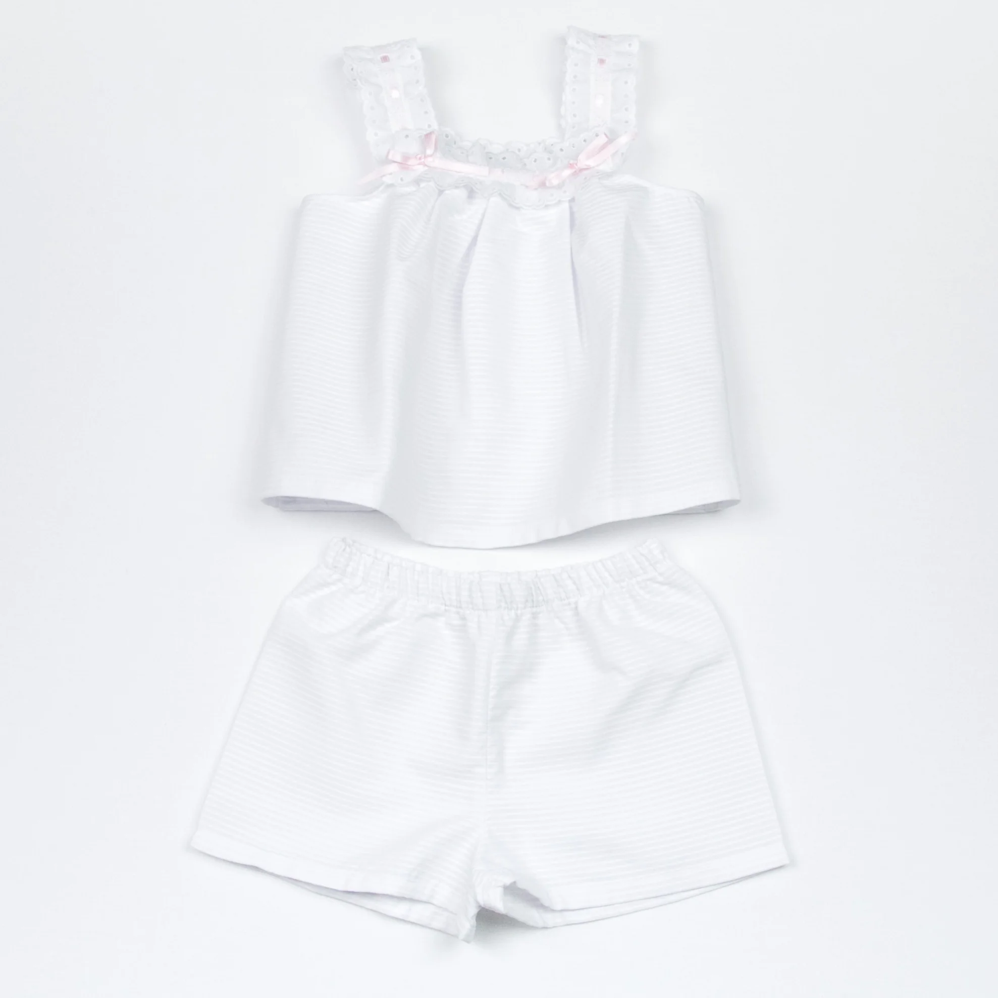 little-RO-london-girl-white-pijama-2a.jpg