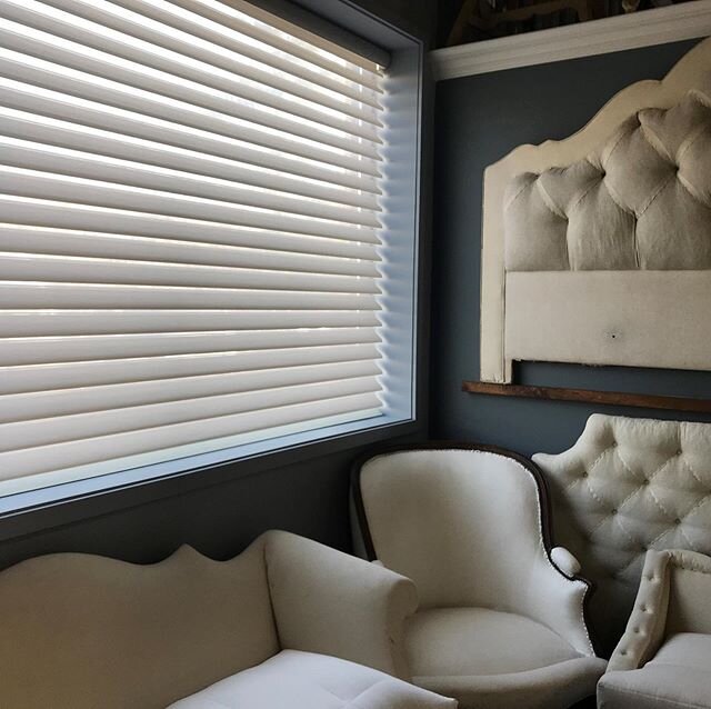 Around the showroom today, thought we highlight window shades, curtains and a few valances.  One is a gilded tree branch and the other a modern twist, circles covered in a blue leather and silk behind.  Some wood blinds and roller shades, again with 