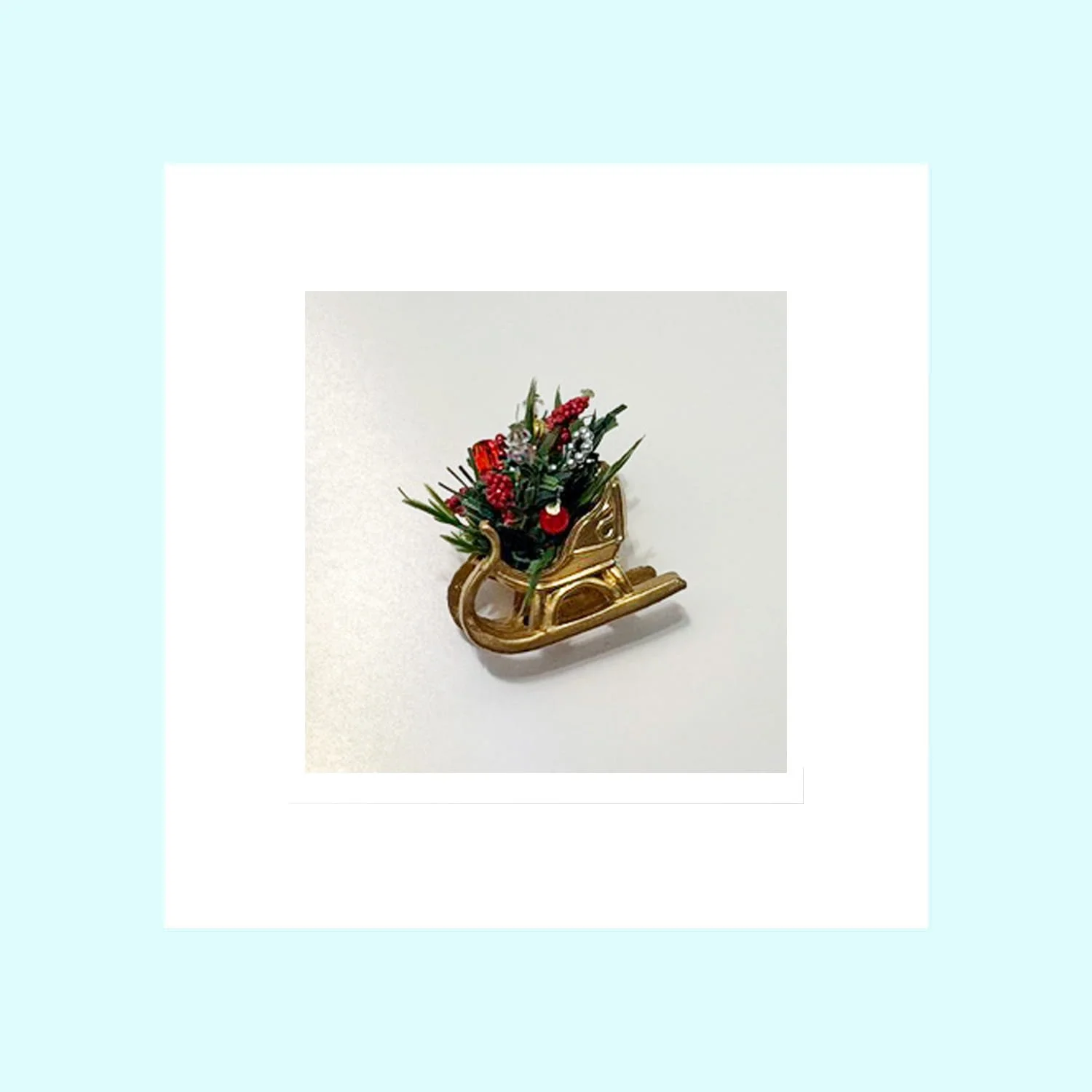 Christmas Centerpiece - Sleigh Gold and Red 2.jpg