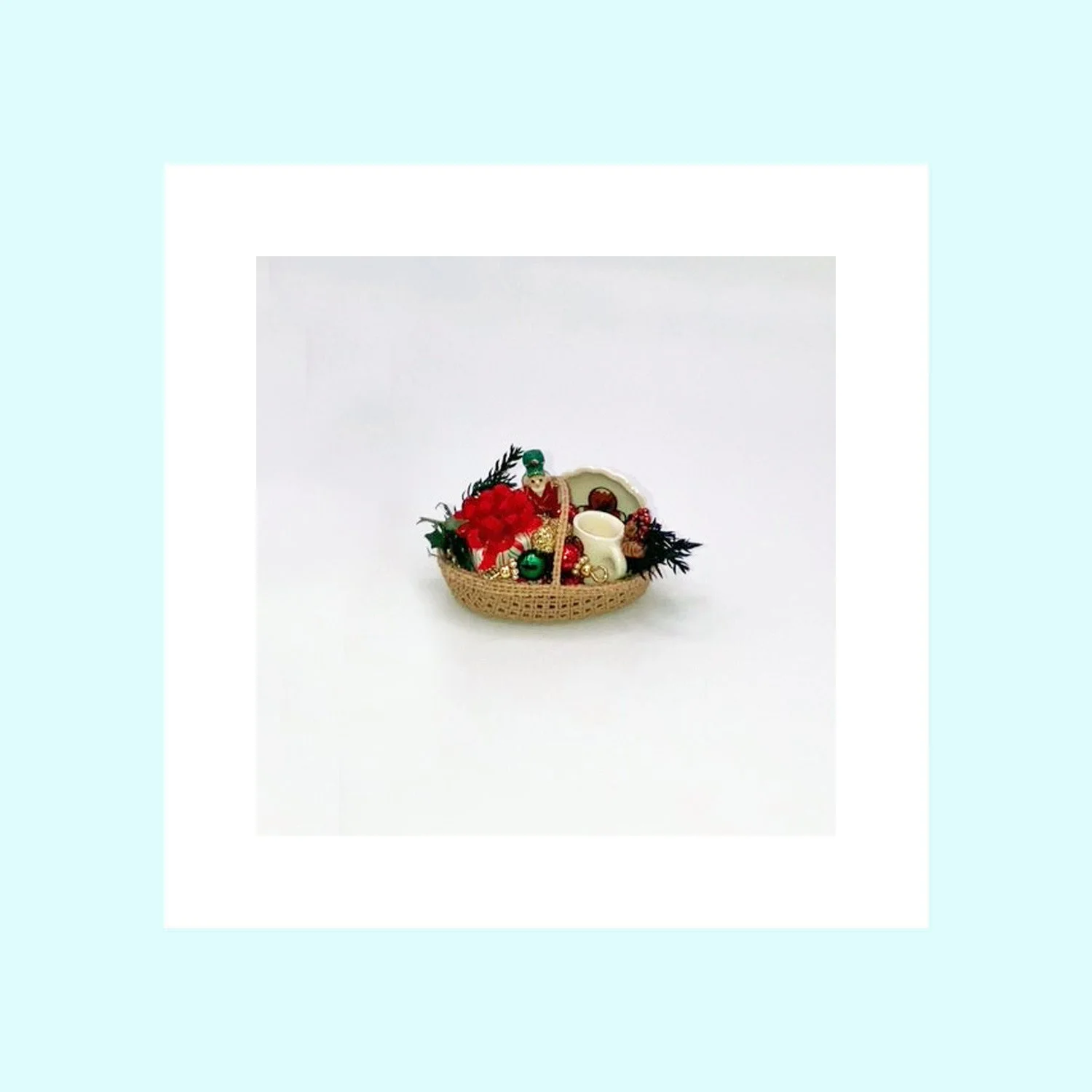 Holiday_Basket_Oval_Nutcracker_Gingerbread.jpg