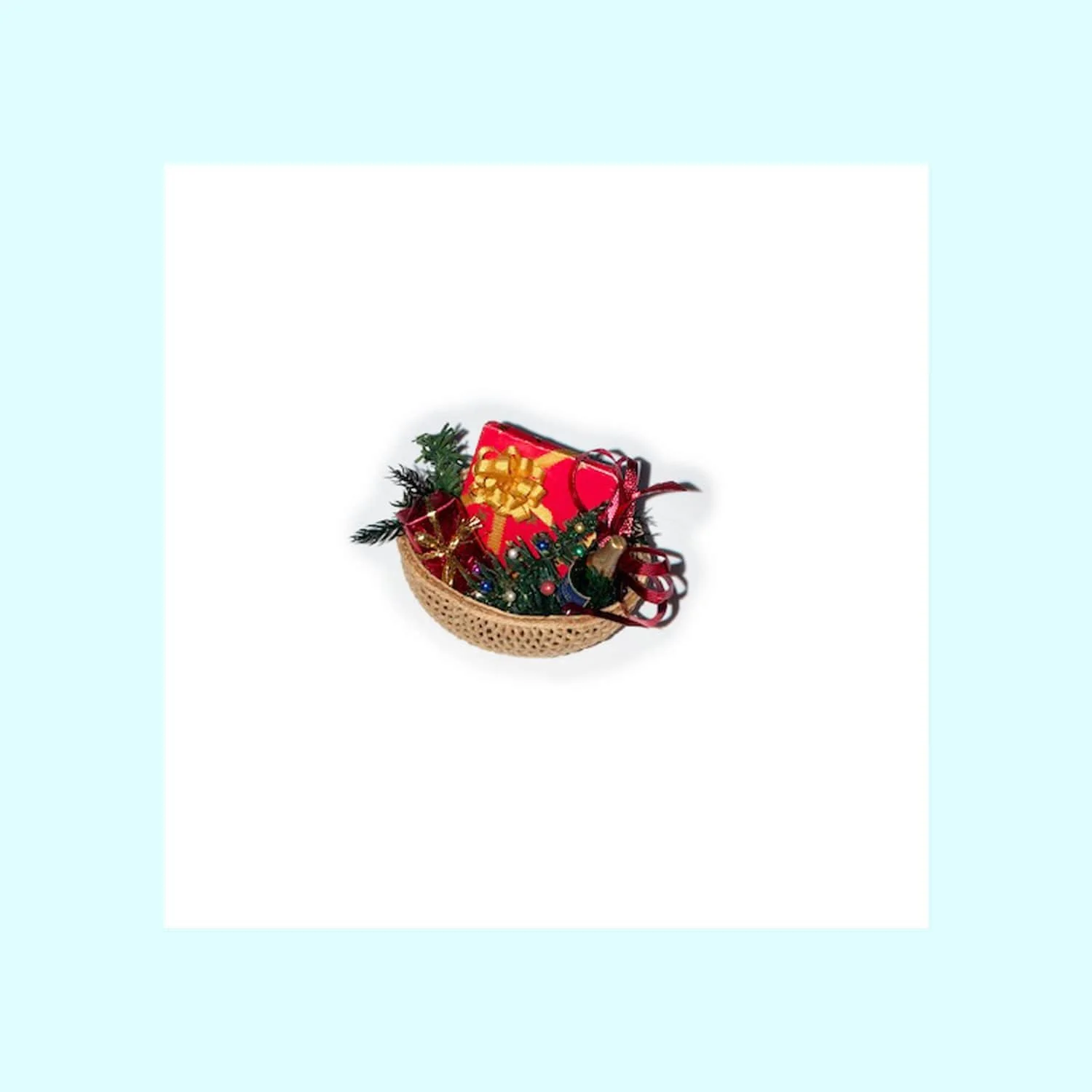 Christmas Basket - Oval with Tree and Bottle 1-min.jpg