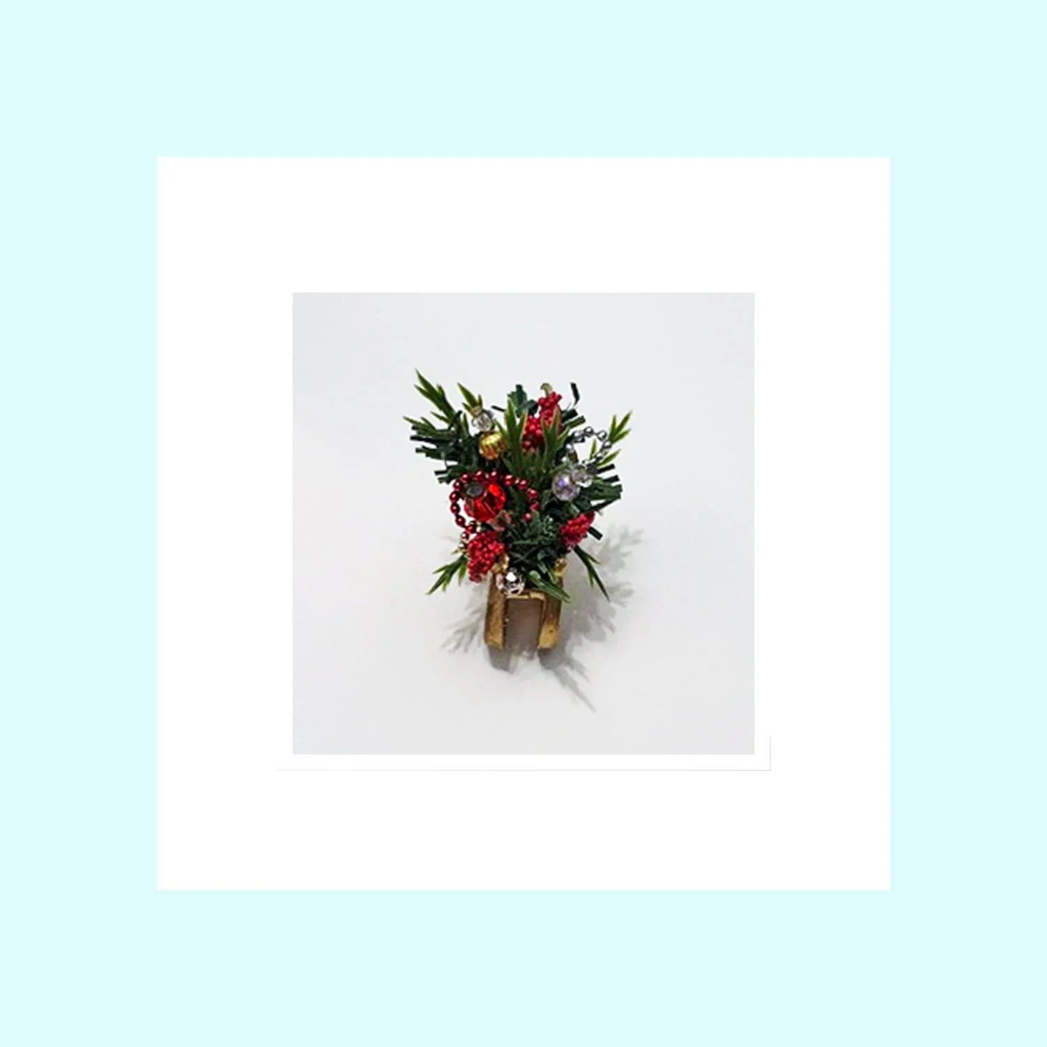 Christmas Centerpiece - Sleigh Gold and Red.jpg