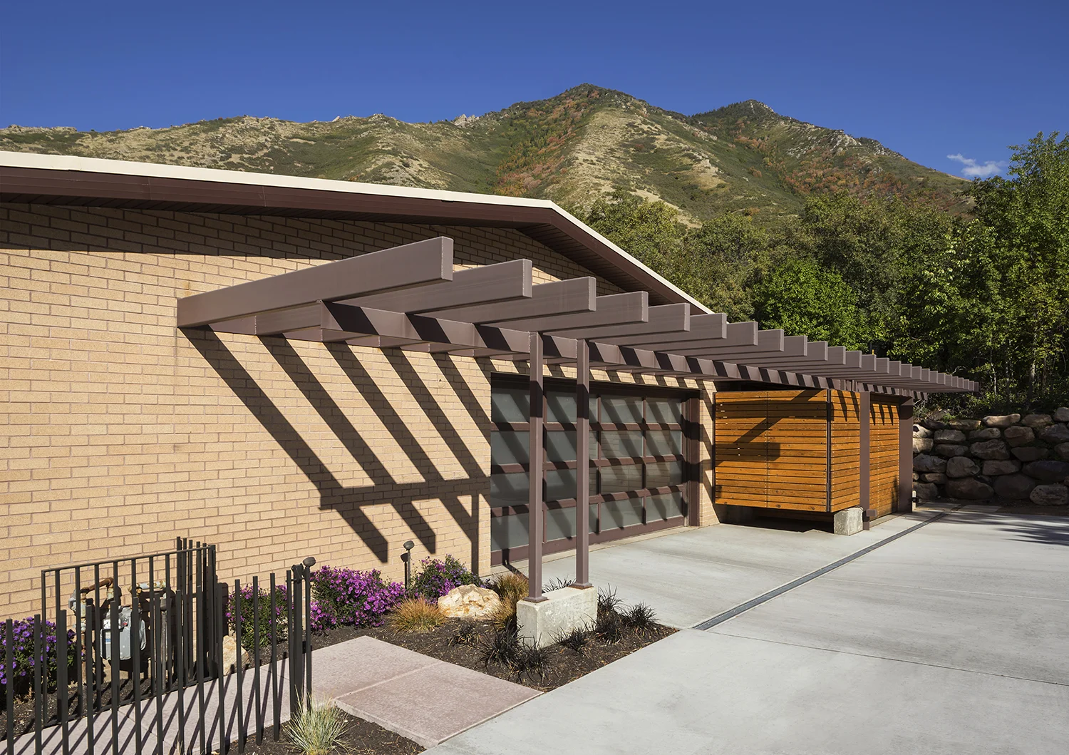 8717Garage.jpg