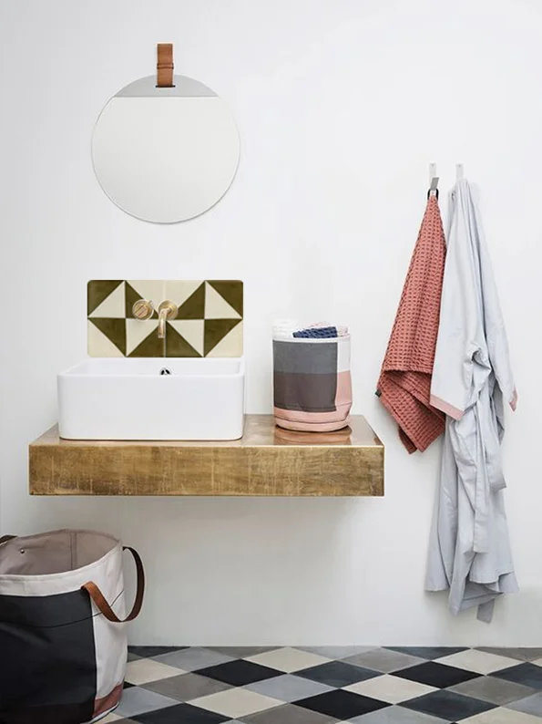 Gold / Cream | 8" | Contemporary geometric design,