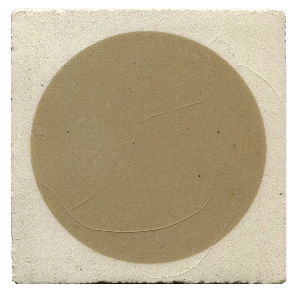 Cream with Gold Lustre | Luna