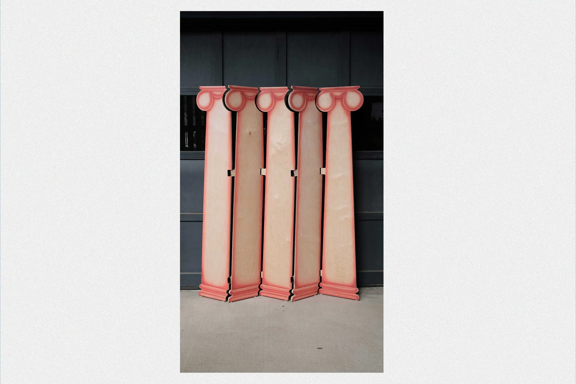 Column Screen . 2025 . Red