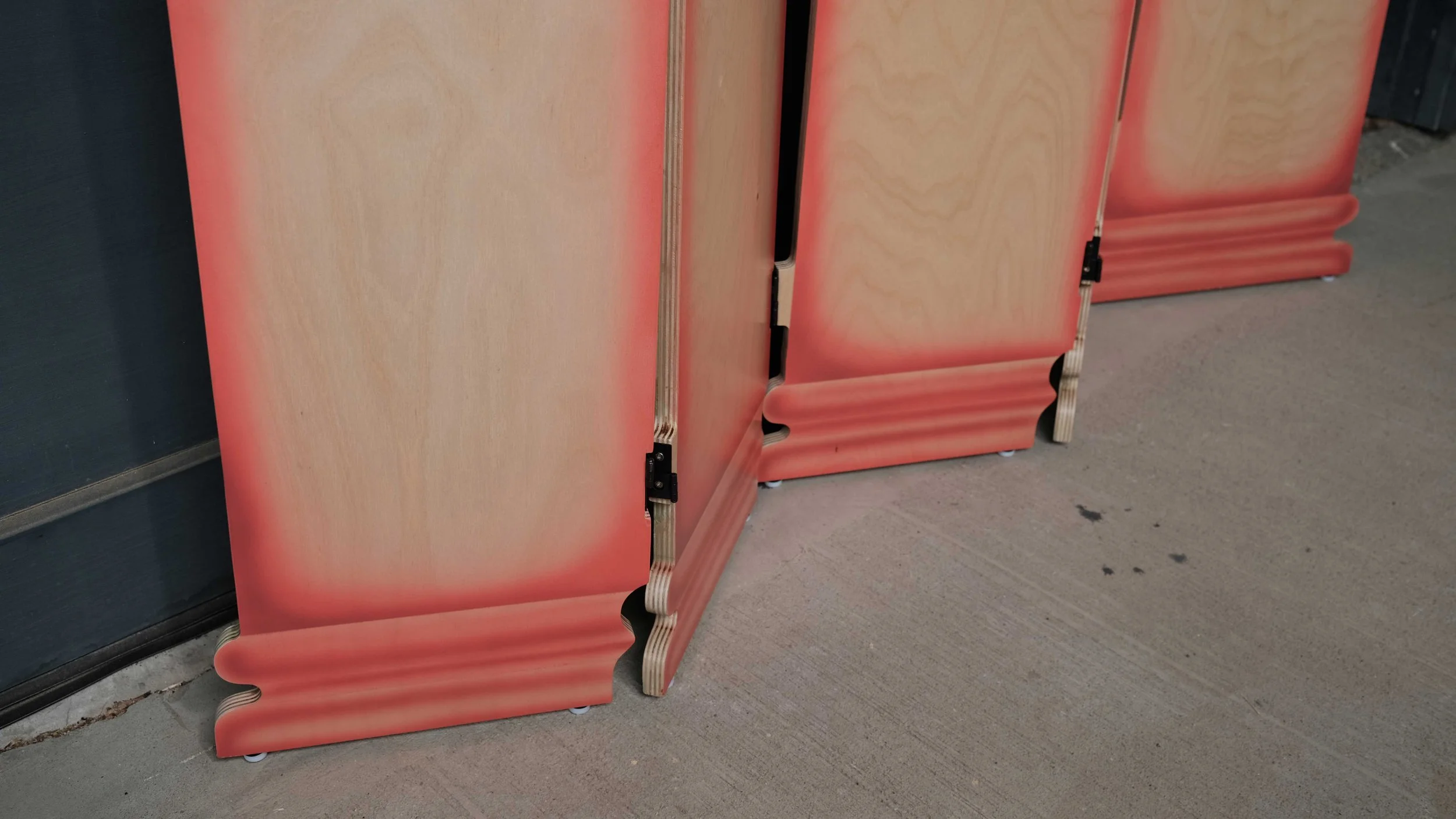 Column Screen . 2025 . Red
