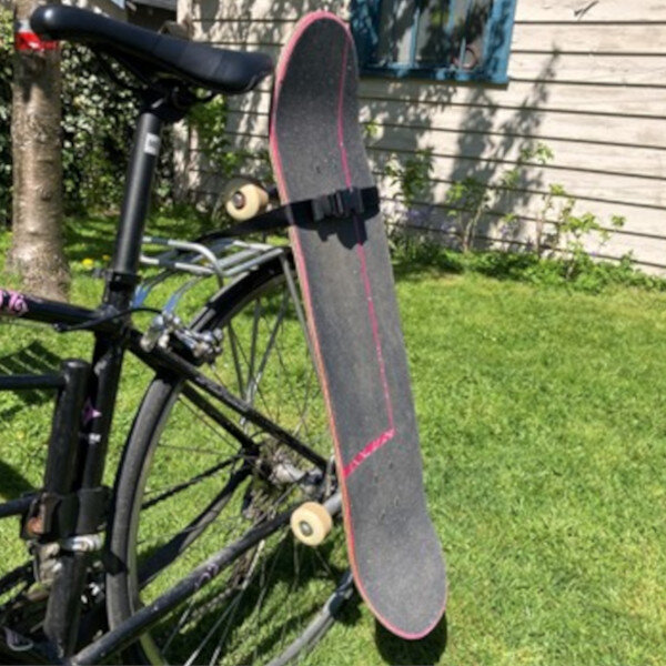 Slot-n-go skateboard rack