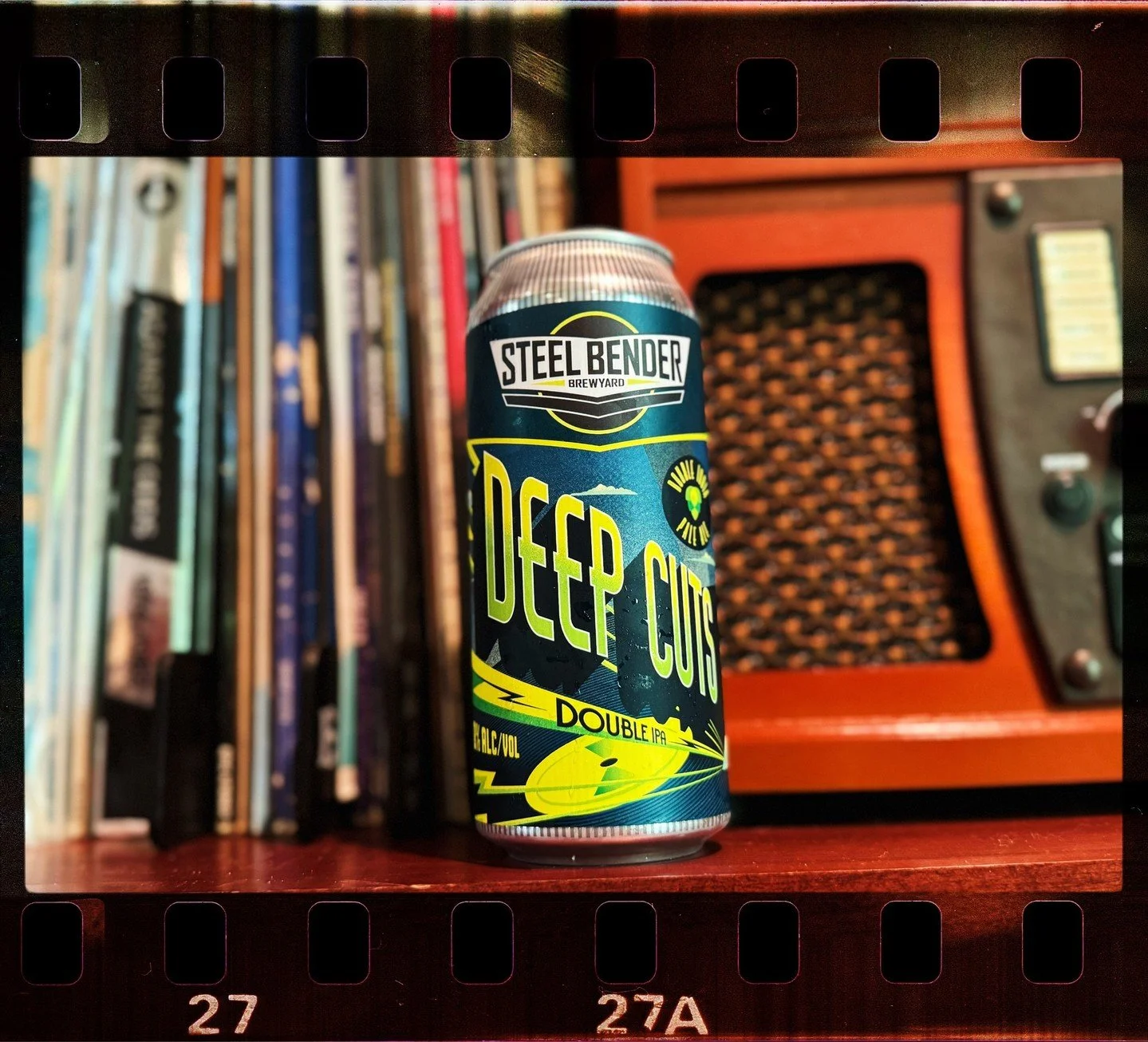 𝗗𝗘𝗘𝗣 𝗖𝗨𝗧𝗦 𝗗𝗜𝗣𝗔. ⁠
🅱🅾🅻🅳 🅷🅾🅿🆂.⁠
🅳🅴🅴🅿 🆃🆁🅰🅲🅺🆂.⁠
Vibrant, fruit-forward ⁠
In the kettle: Bravo, Citra, Lotus ⁠
Dry-hop: Citra, Lotus, Mosaic⁠
Notes: orange, lemon peel, pine resin, tropical lychee &amp; guava ⁠
Smooth, cereal