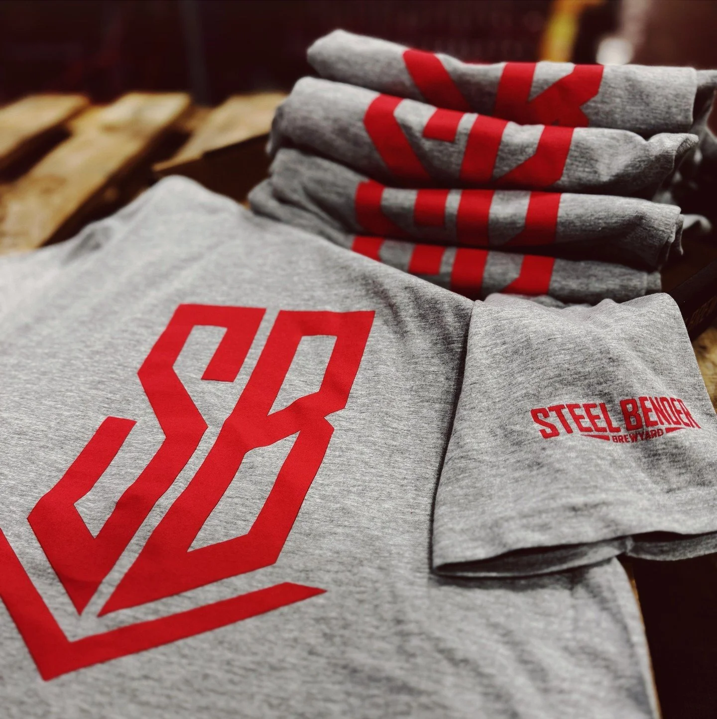 For the Lobo fan on your list! Unisex tshirts / $22⁠
⁠
Lobos play in the Rate Bowl on 12/26; stop in to watch #golobos⁠
𝗘𝘃𝗲𝗿𝘆𝗼𝗻𝗲'𝘀 𝗮 𝗟𝗼𝗯𝗼⁠
𝗪𝗢𝗢𝗙!⁠
𝗪𝗢𝗢𝗙!⁠
𝗪𝗢𝗢𝗙!⁠
⁠
#BuiltToBrew #NMcraftbeer