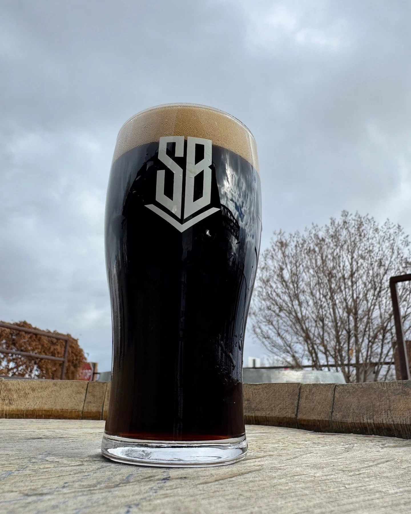 It&rsquo;s been a dry winter. 
Luckily, atmospheric scientists have proven a causal relationship between drinking Brickie American Stout and snow. 
Order accordingly.

#BuiltToBrew #NMcraftbeer #stout