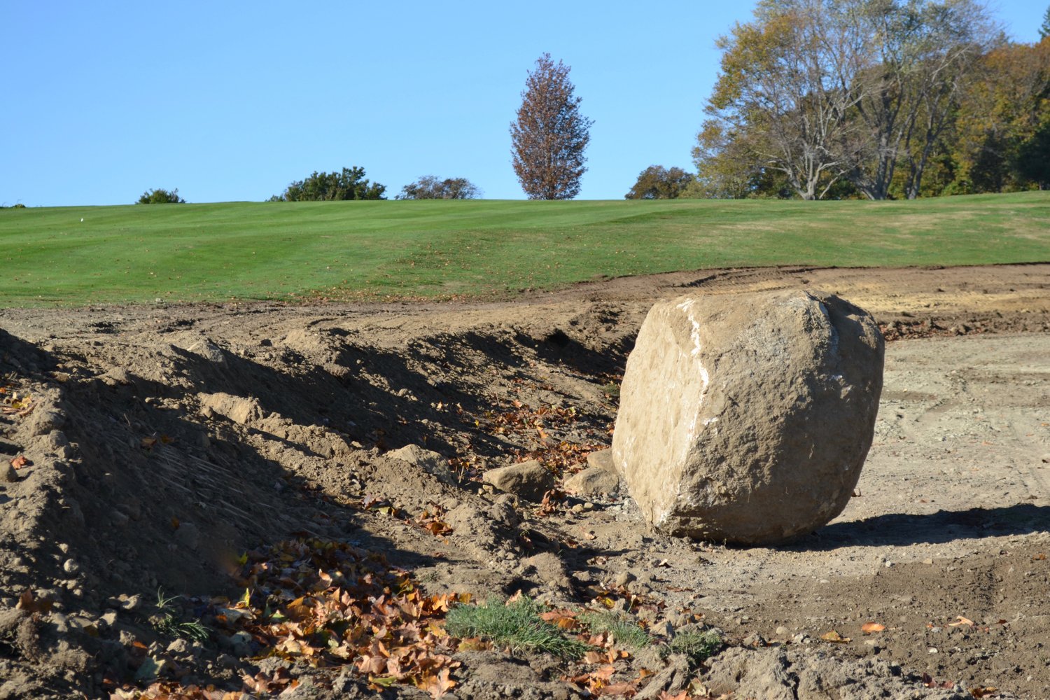  New Bunker &amp; Hillside Contouring - 4th Hole 