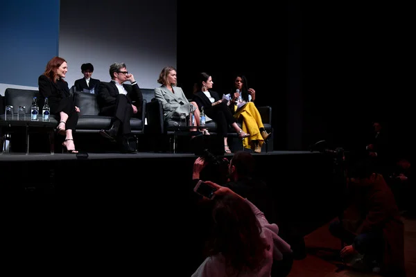 Julianne+Moore+Livia+Firth+Chopard+Baselworld+VNEAtZp5C3Ol.jpg