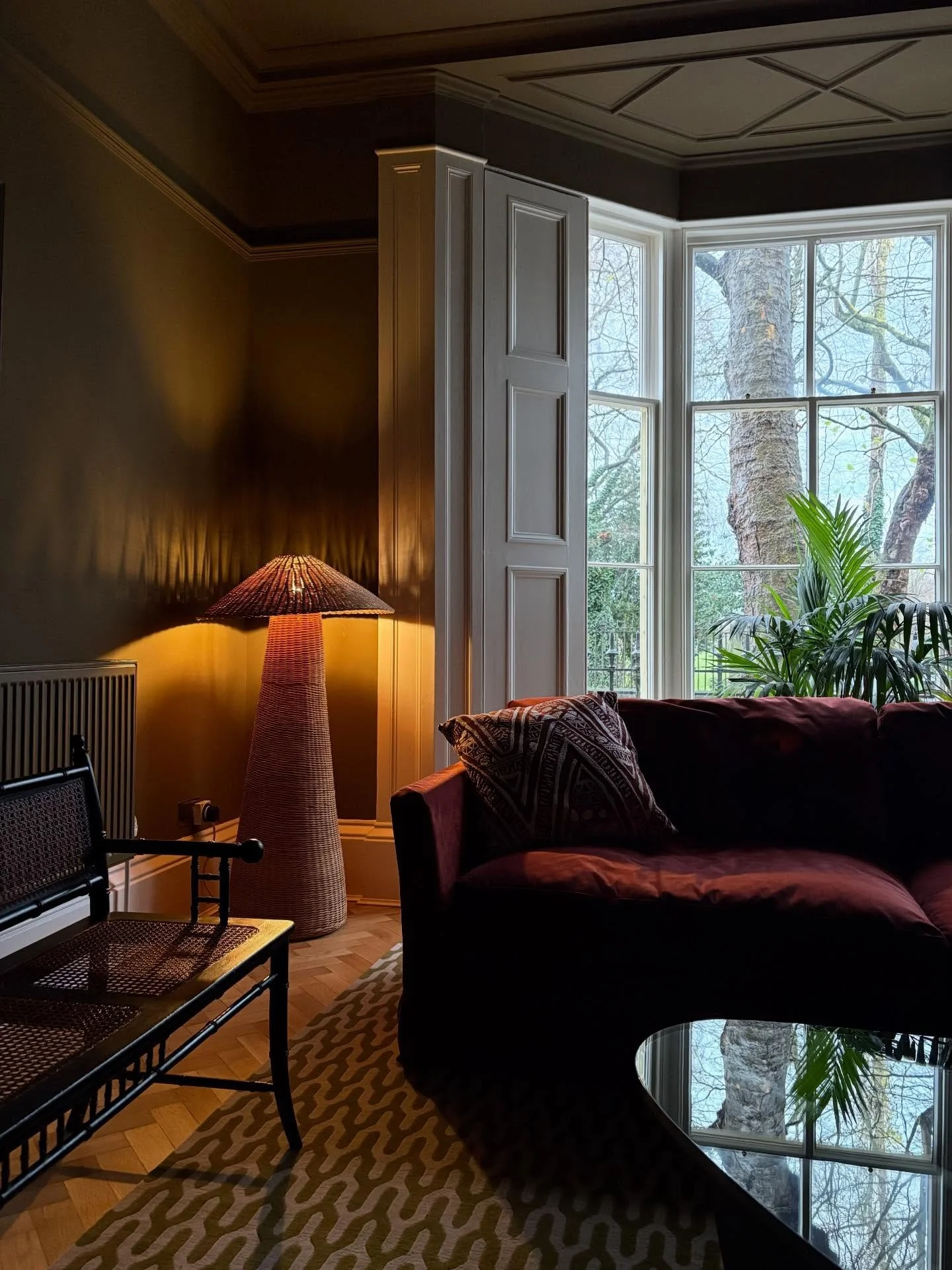 Rich living room colours on a gloomy day 

#lightbronzegreen #littlegreene #periodhome #antiquefurniture #livingroomstyle #interiordesignnorthyorkshire