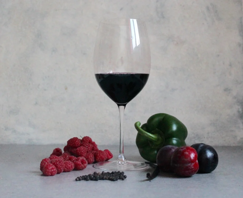Key flavours: Raspberries, Green Pepper, Plums, Vanilla and Black Pepper