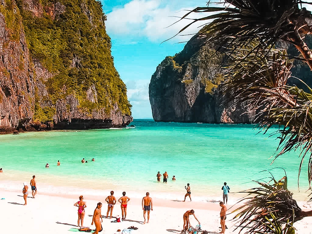 amazing low budget beach destinations.jpg