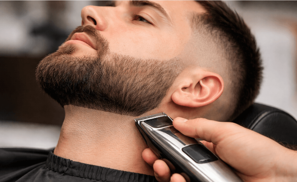 Line Up a Beard on the Neck to Sharpen a Jawline