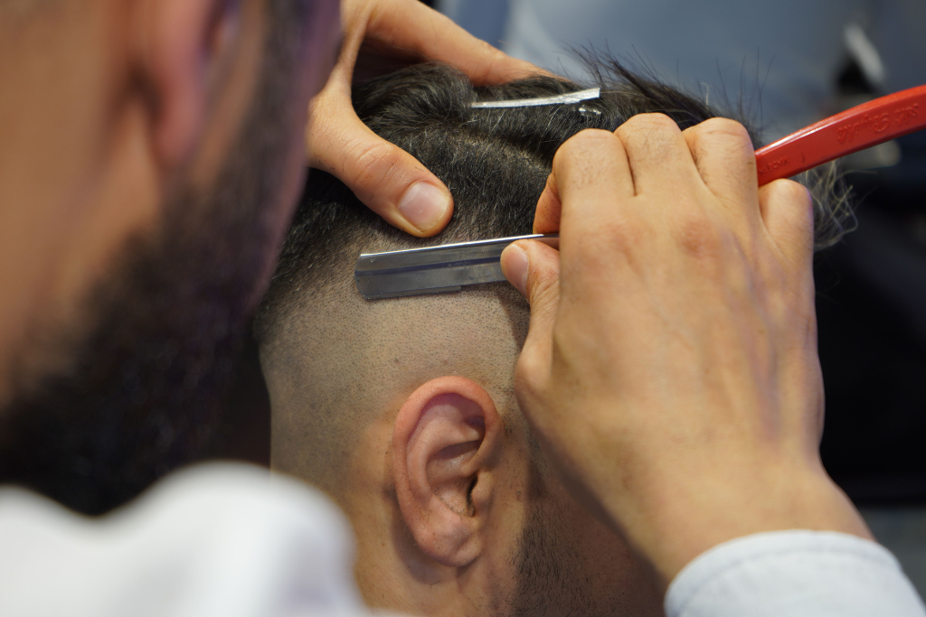 Benefits Of using Feather Razor for Your Next Haircut