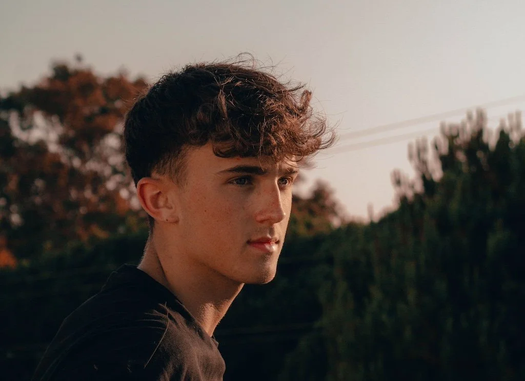 Men's Haircut Styles for Wavy Hair