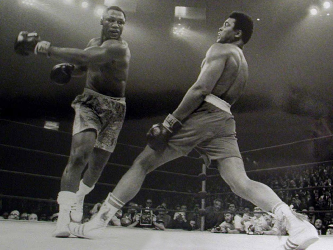 Muhammed Ali shows off his phenomenal balance