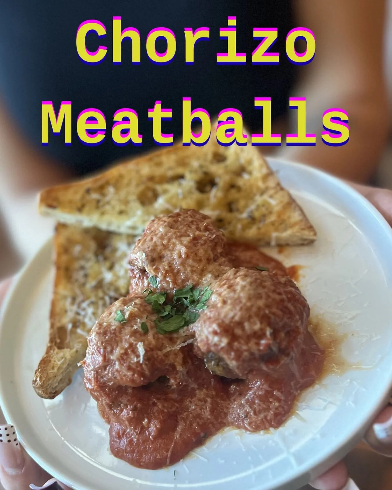 Our taproom server Maggie&rsquo;s favourite dish right now? Chorizo Meatballs 🤤
Perfectly seared beef and chorizo meatballs, topped with rose sauce and fresh herbs and served with a side of garlic toasted focaccia bread! #yycfood #yycbreweries