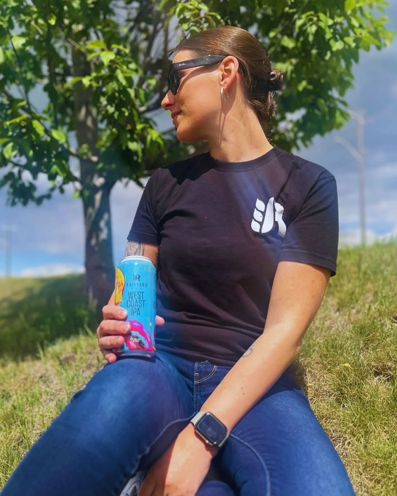Bringing the West Coast vibes to the prairies 😎 Our brewers have been making our WCIPA even better than before. Stop by our taproom today to give it a try! 🪼
