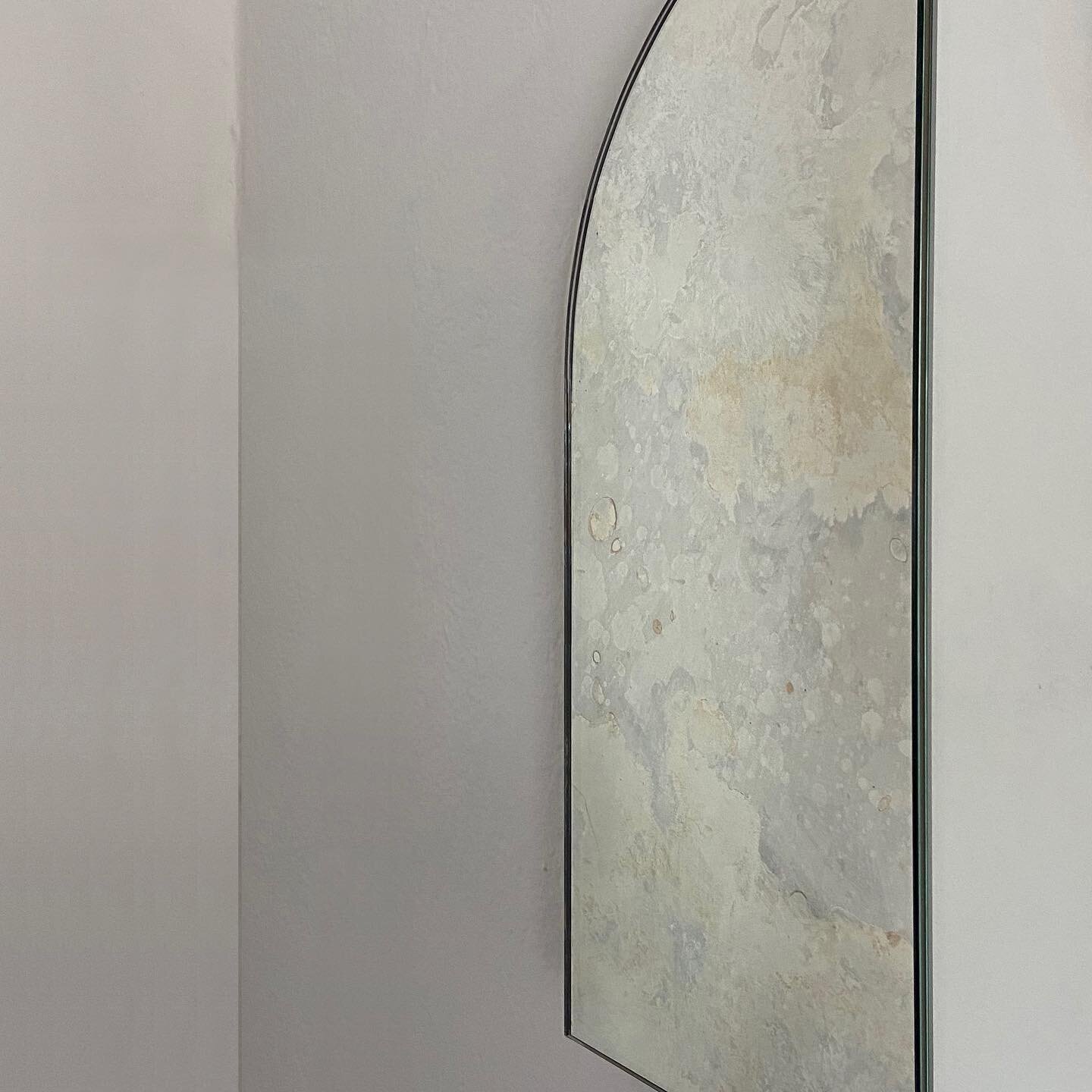 Marbled⁣⁣
⁣⁣
Juno mirror⁣⁣
22&rdquo; x 29&rdquo;⁣⁣
Available now⁣⁣
Reach out for more info⁣
⁣⁣
⁣⁣
⁣⁣
⁣⁣
#interiordesign #madeinla #californiamodern #minimalism #artmirror #mirrordesign #handcrafted #studiomade #contemporarydesign #artforinterior⁣⁣